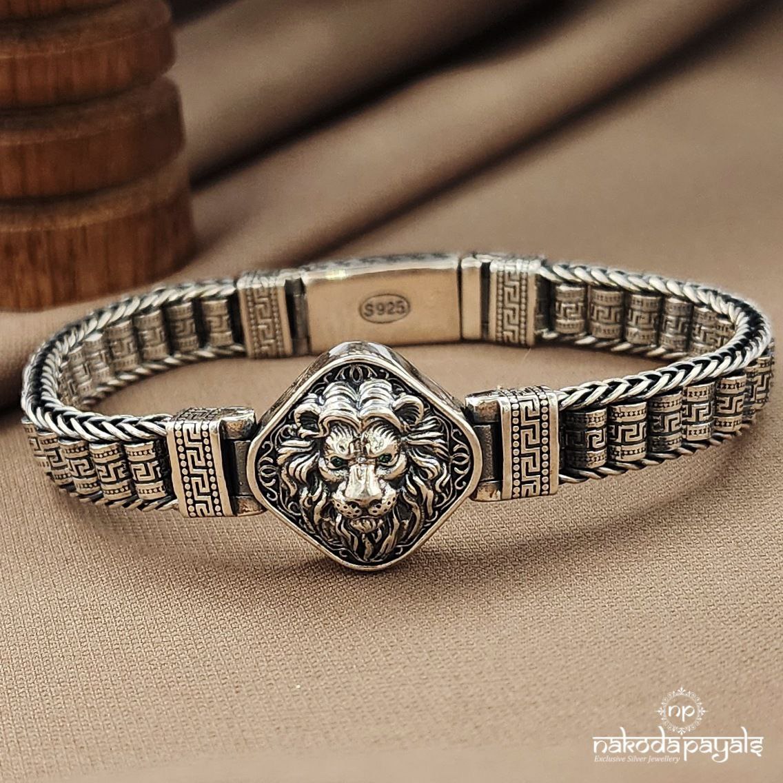 Lion Face Men's Bracelet (Mc1057)