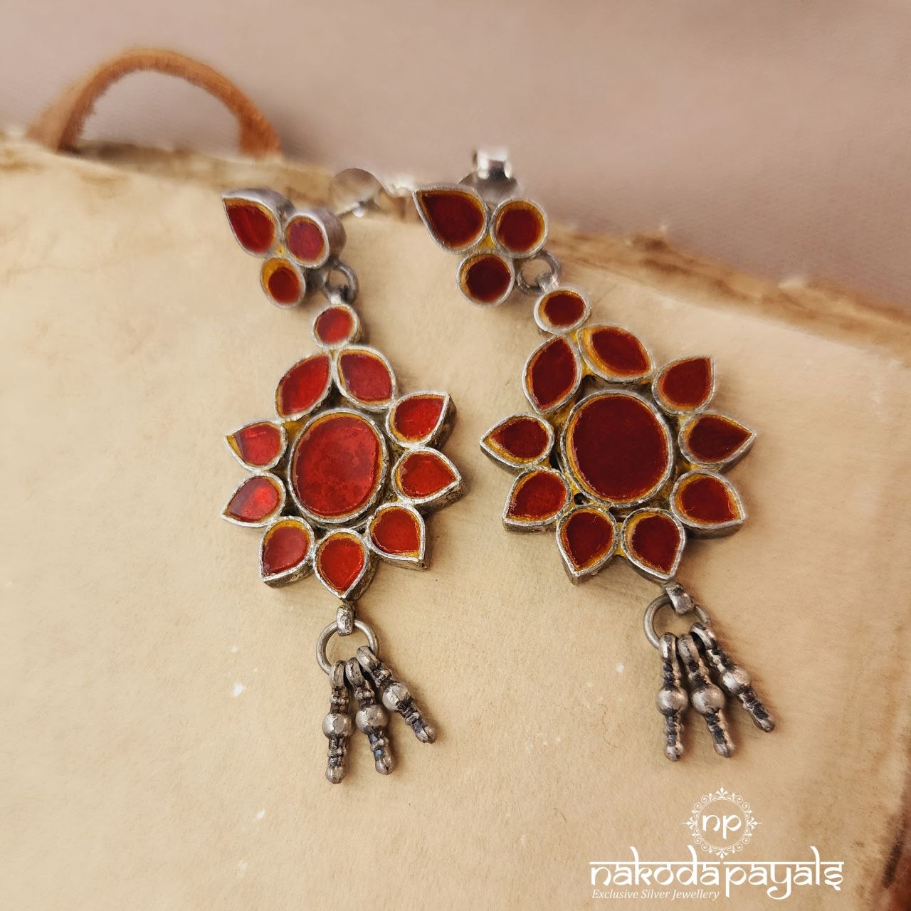Reddish Elegance Hanging (H2240)