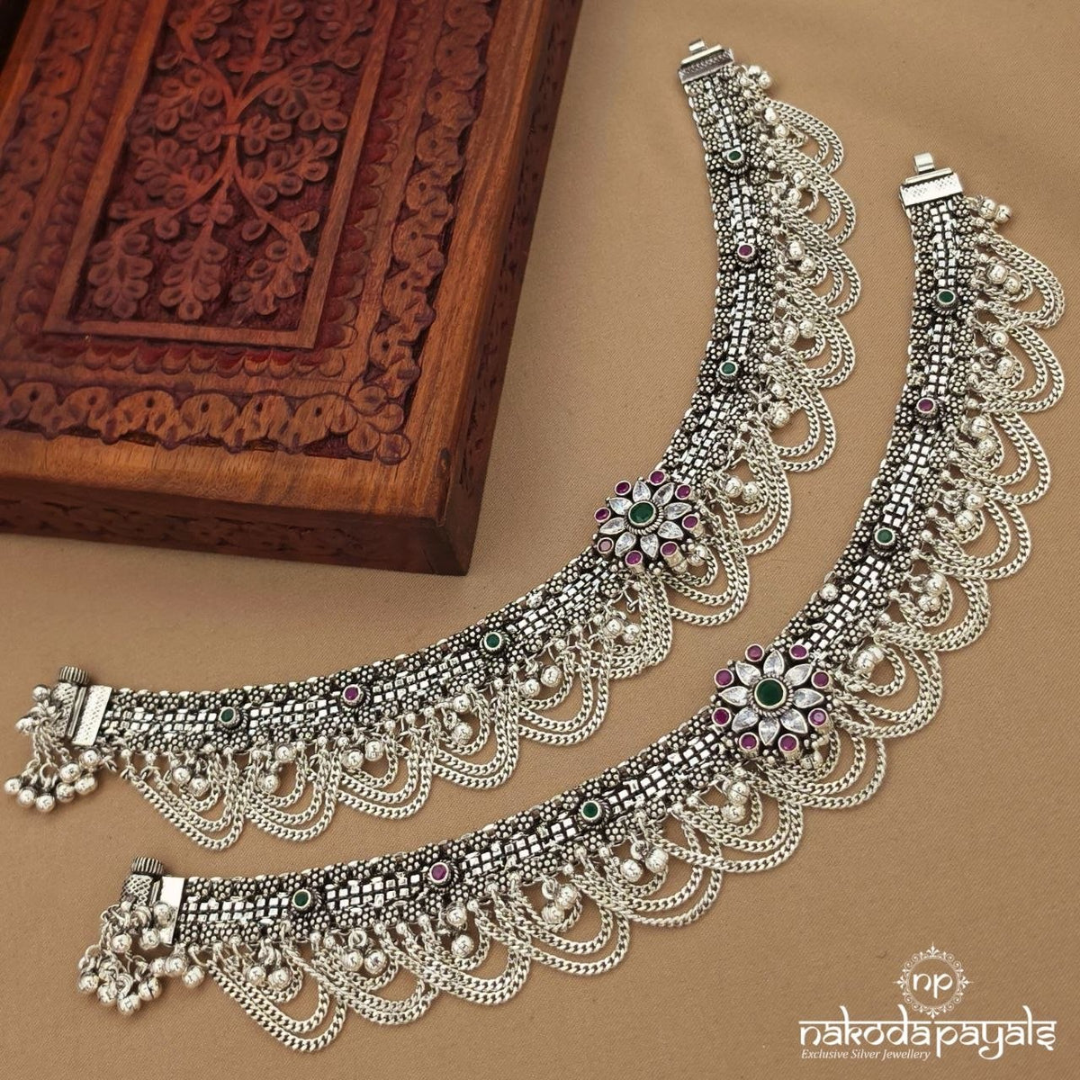 Mesmerizing Floral Ball Drop Anklet (A7123)