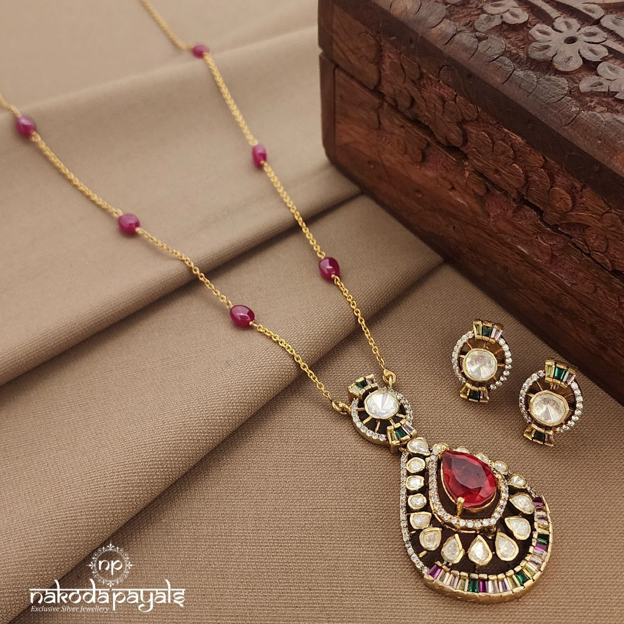 Ruby Drop Neckpiece With Earrings (Gn9672)