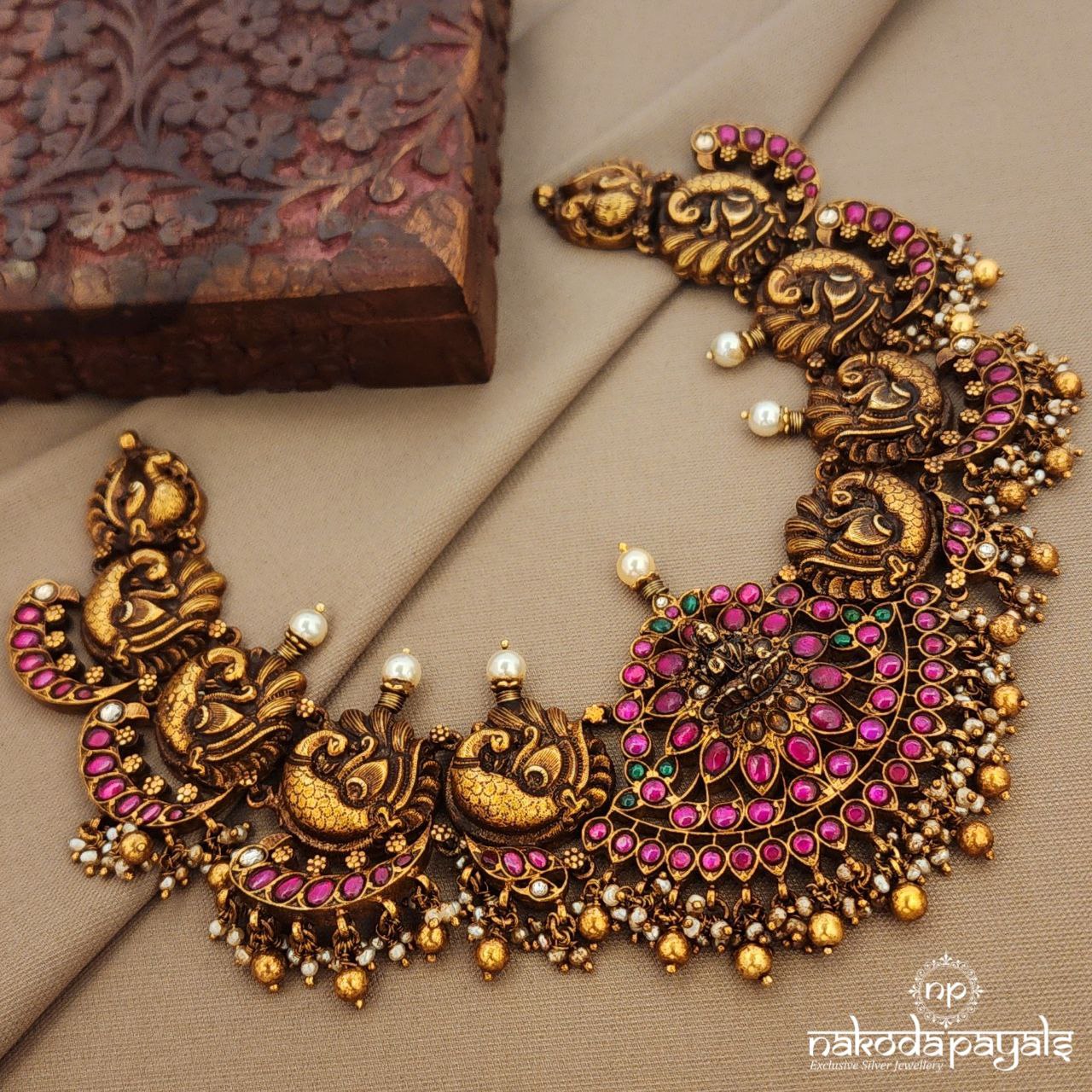 Maha Lakshmi Kundan Neckpiece (Gn9718)