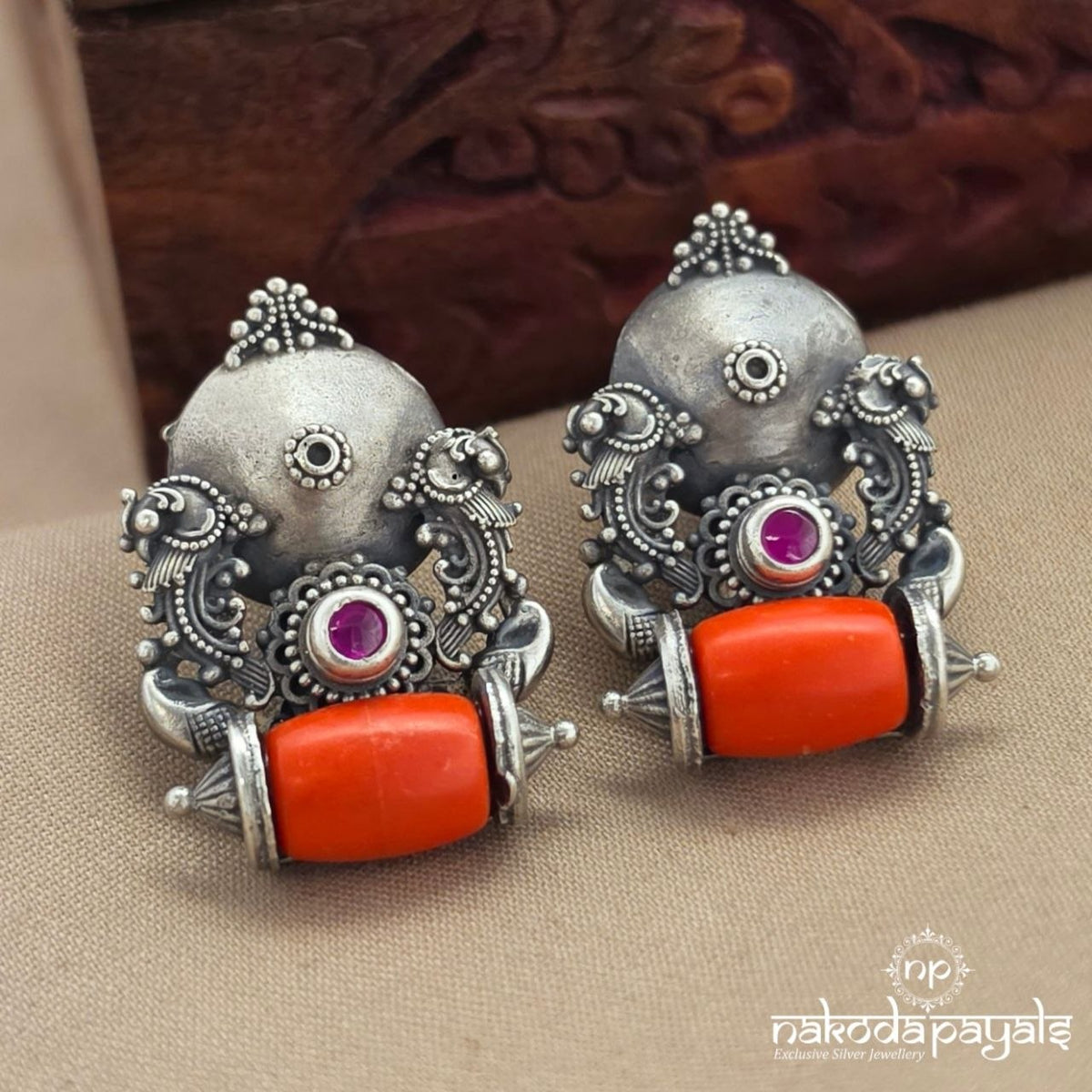 Traditional Birdy Coral Studs (S4270)