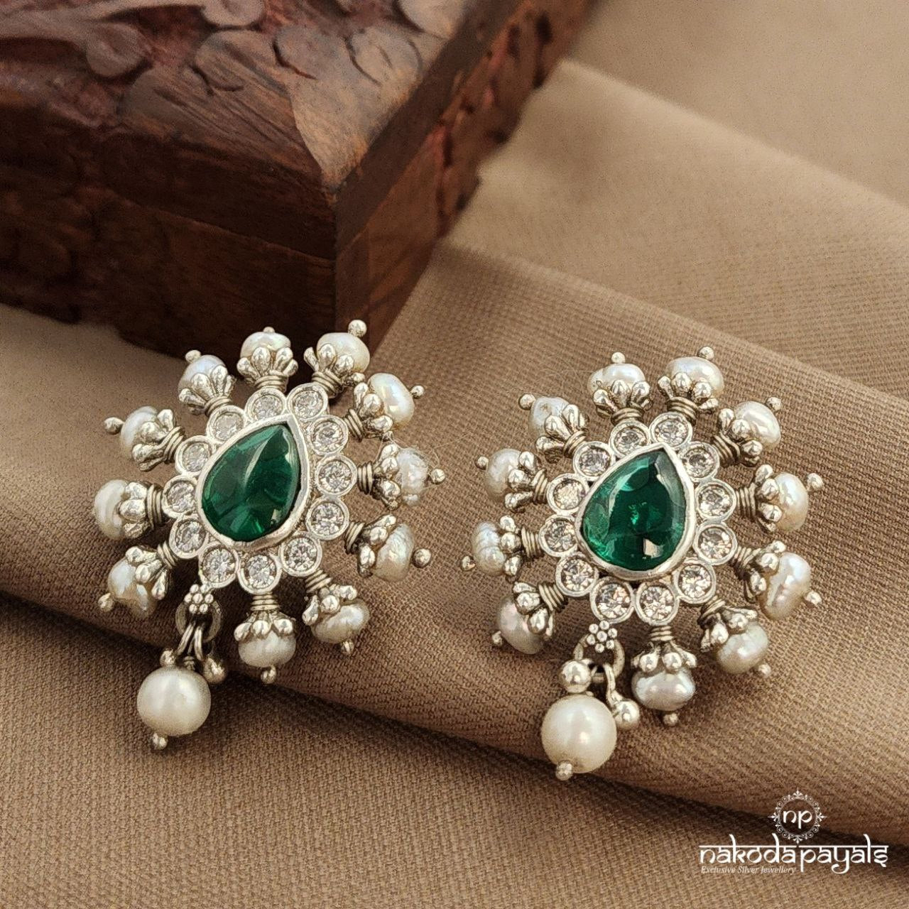 Coruscating Green Studs (S9493)