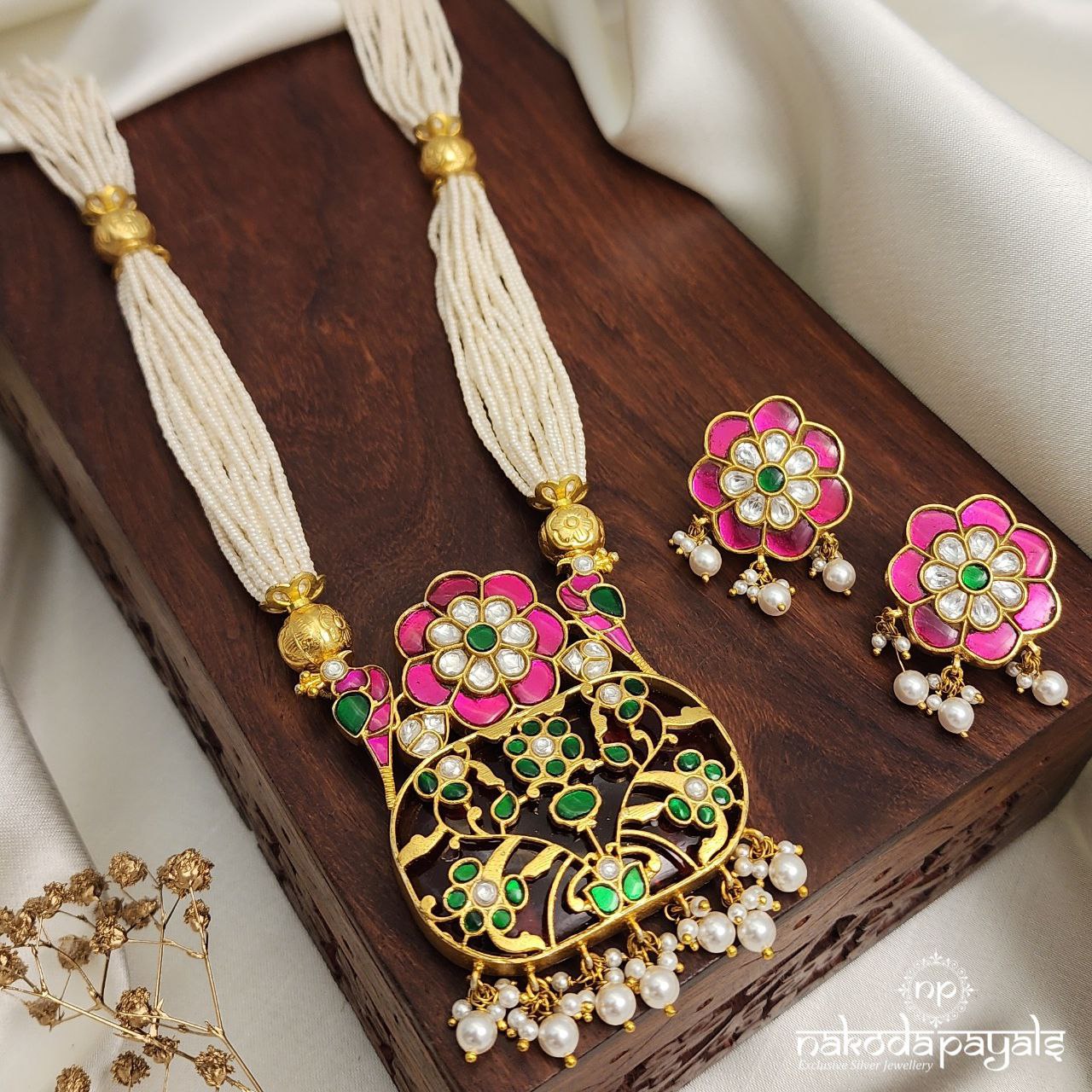Pearled Kundan Neckpiece with Earrings (Gn8758)