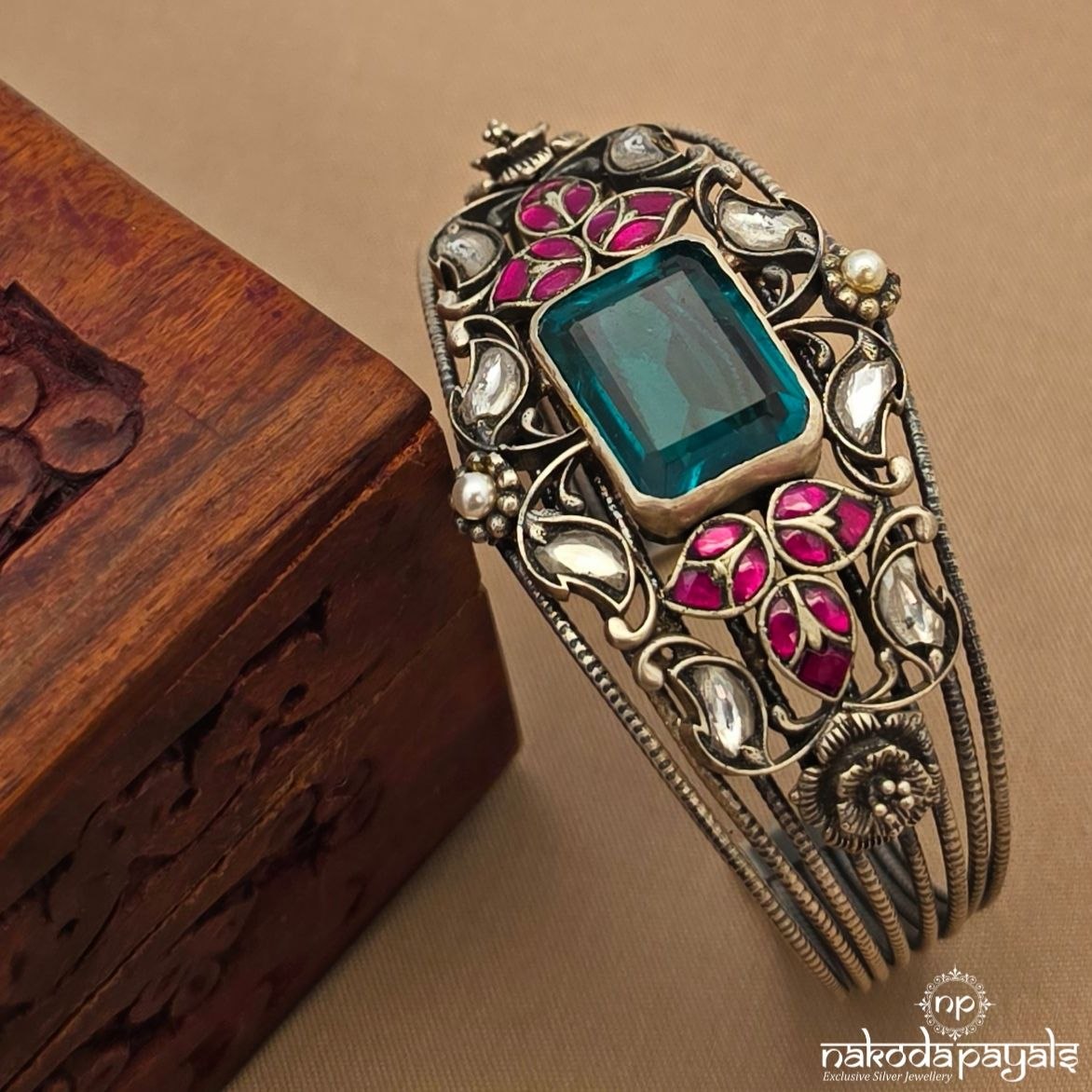 Emerald Green Oxidised Cuff Kada (K6341)