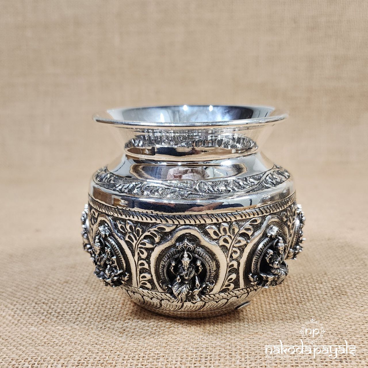 Blessing Lakshmi Chambu (Aa1539)