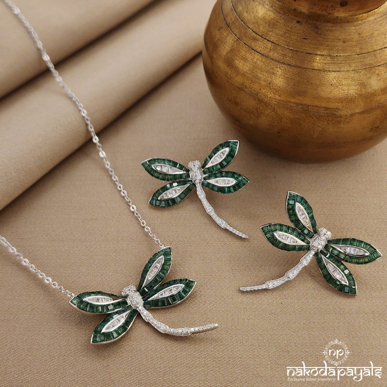 Butterfly Charm Neckpiece With Earrings (St3461)