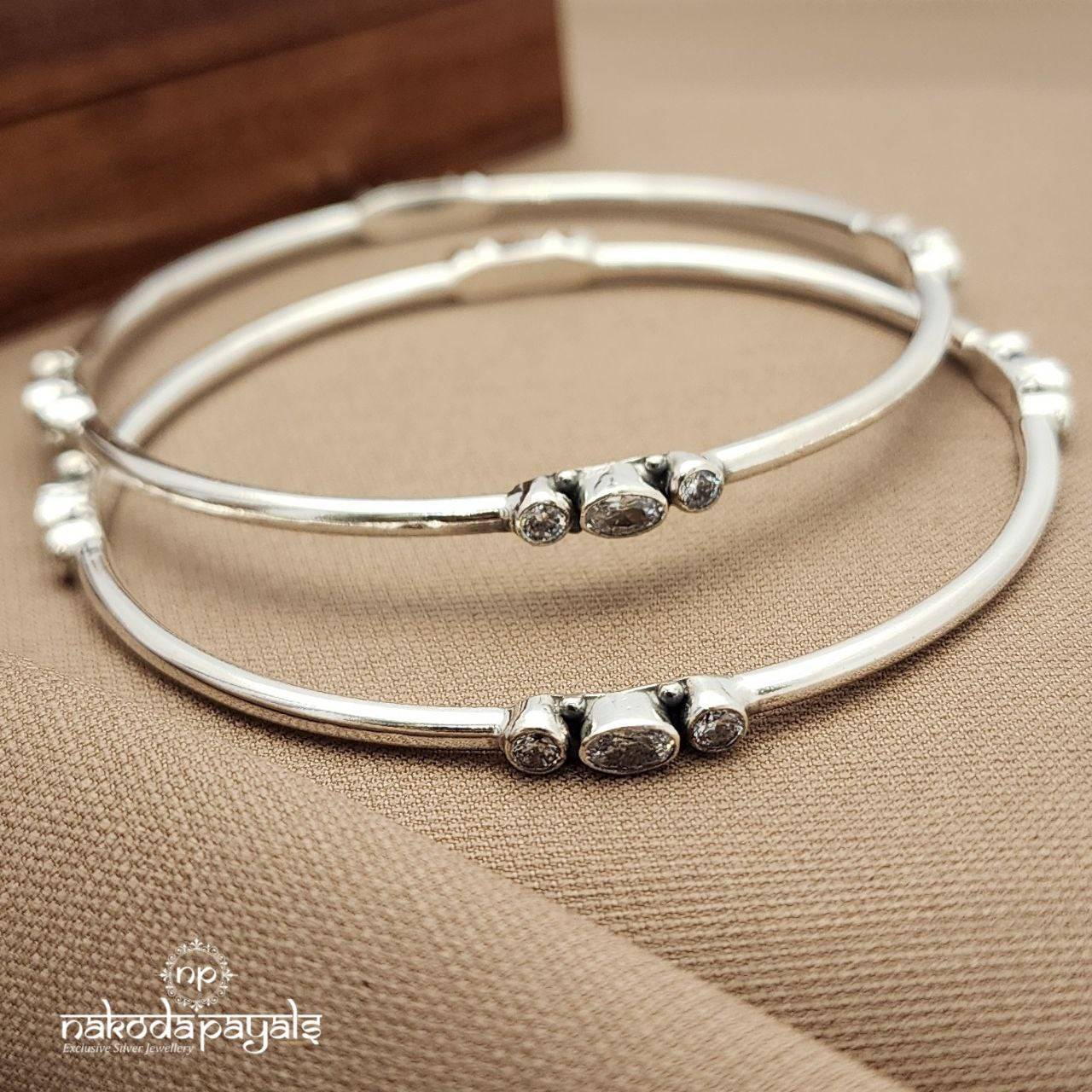 Elegant White Bangle Pair (K6106)