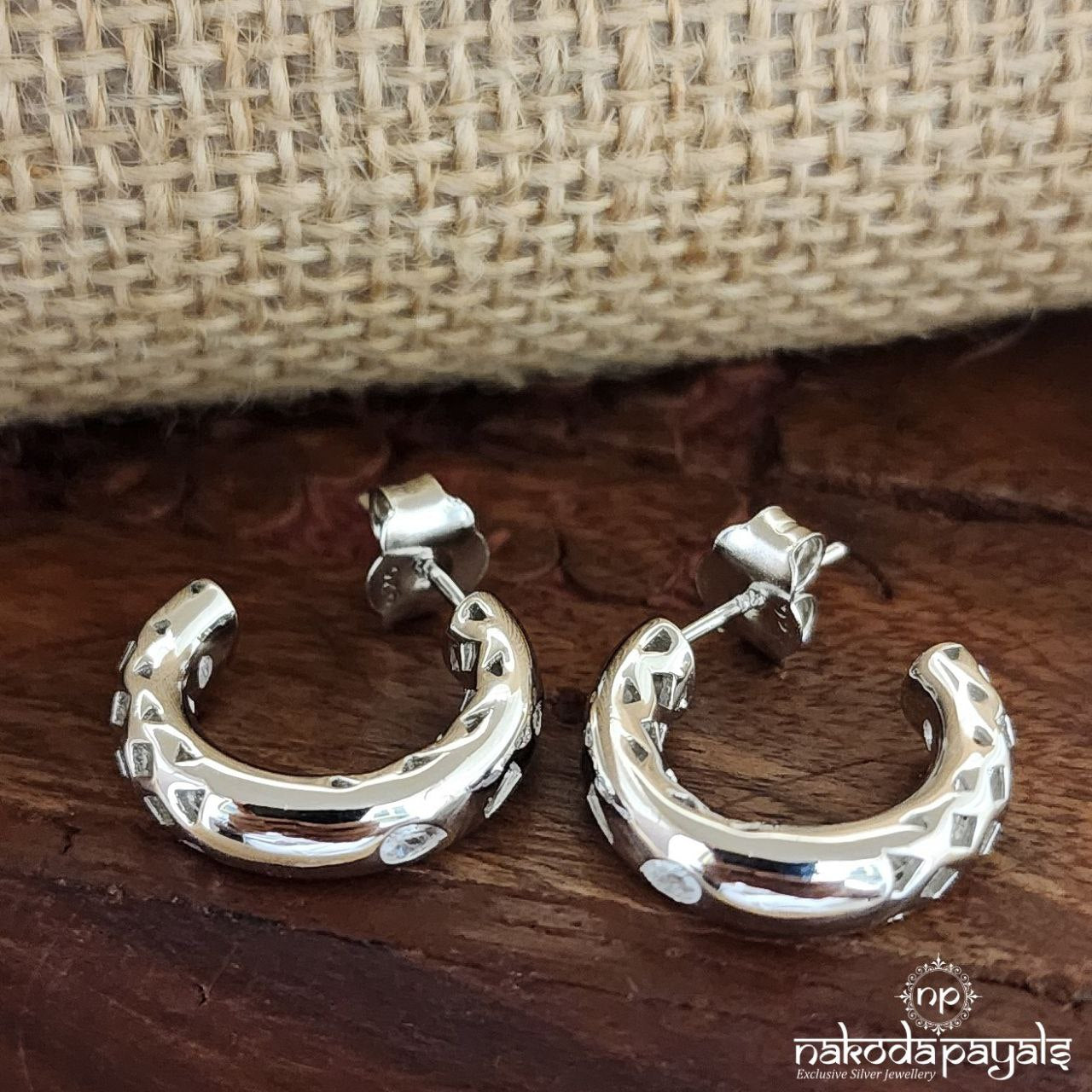 White Earrings (St3051)
