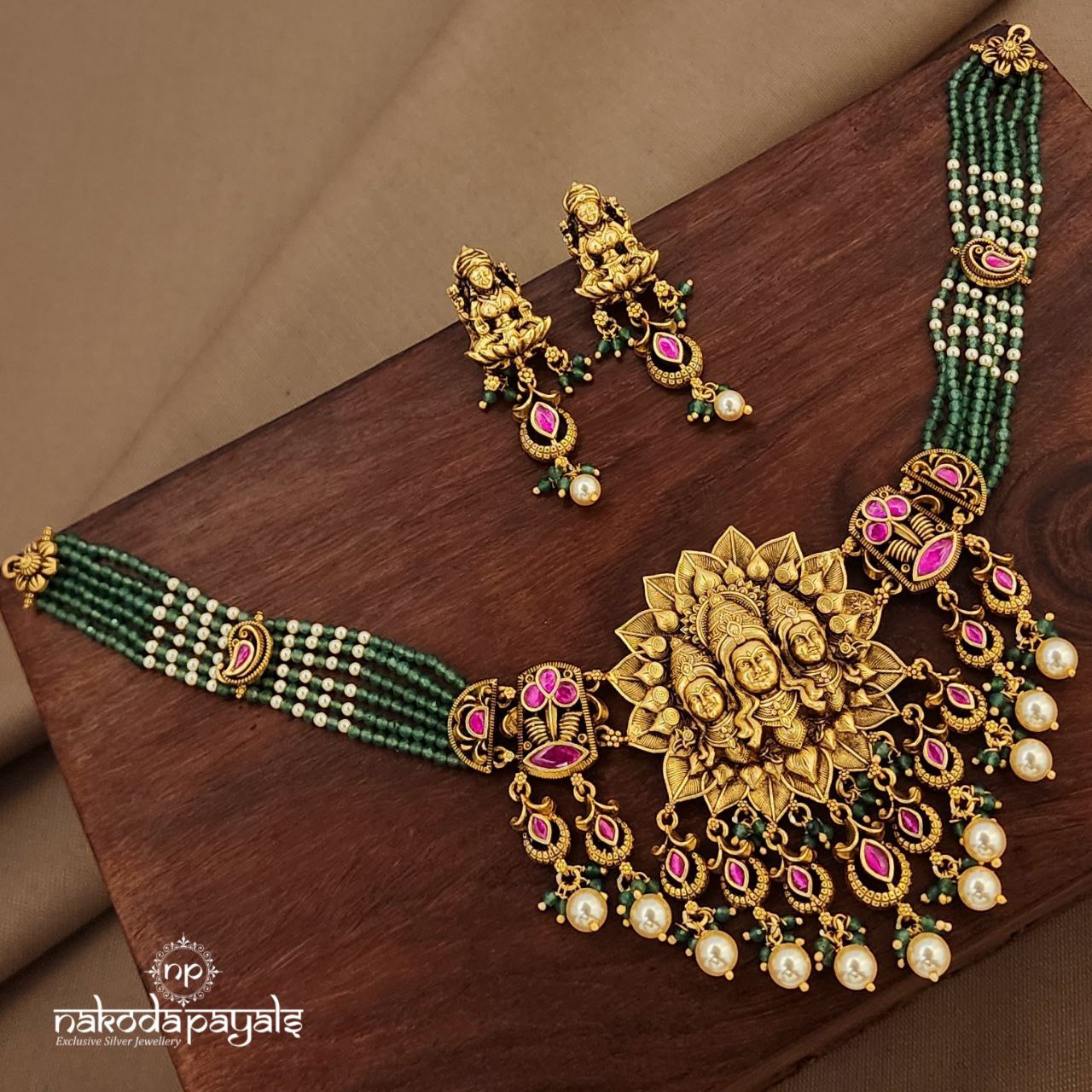 Lotus Lakshmi Neckpiece With Earrings (Gn9924)