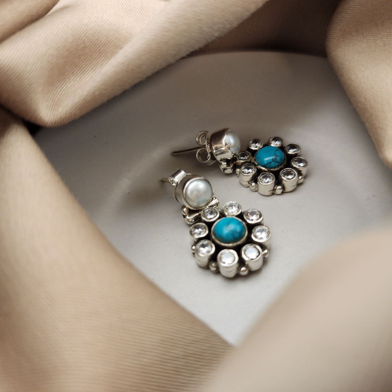 Stunning and twinkling studs(H2027-31)