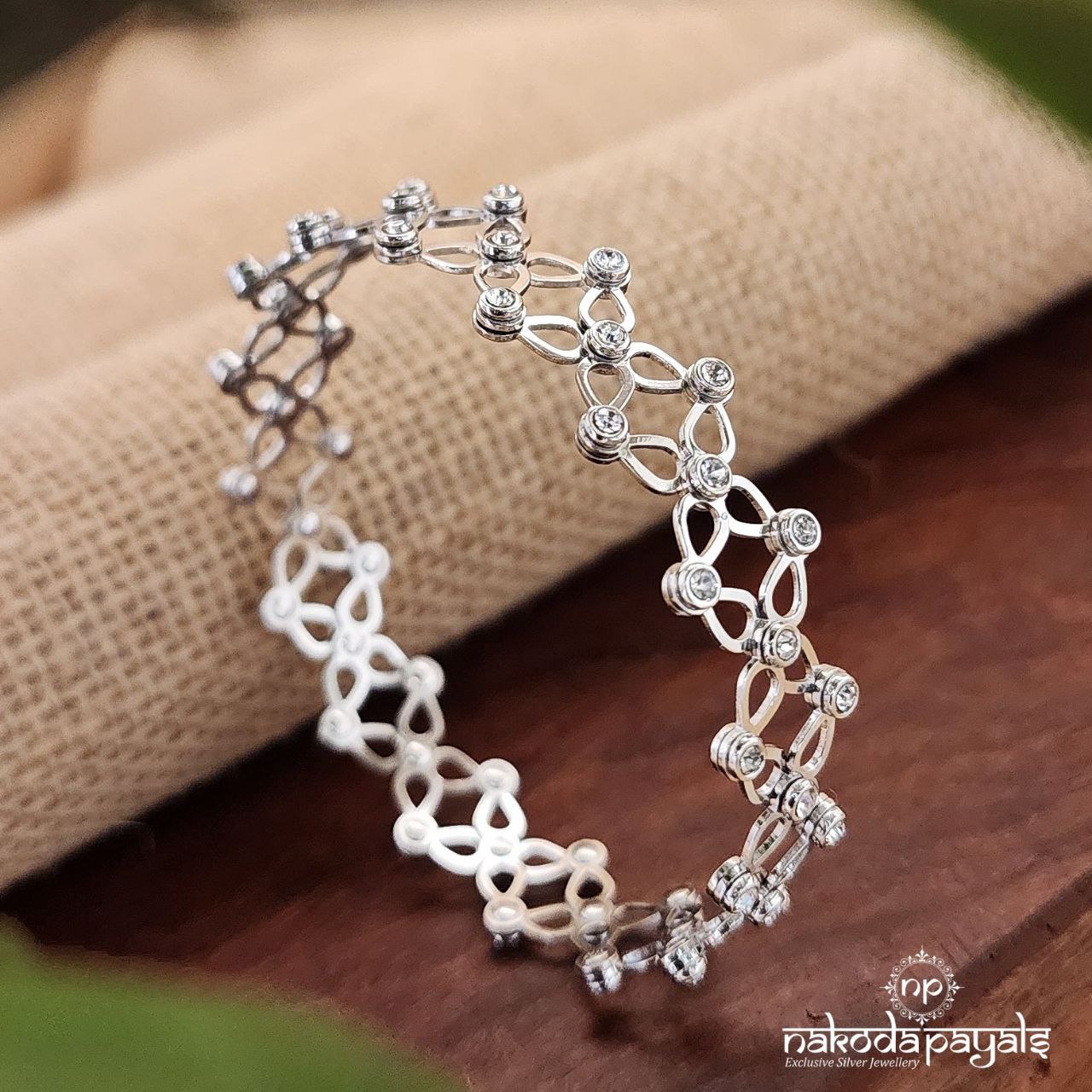 Elegant Ring Cum Bracelet (K4940)
