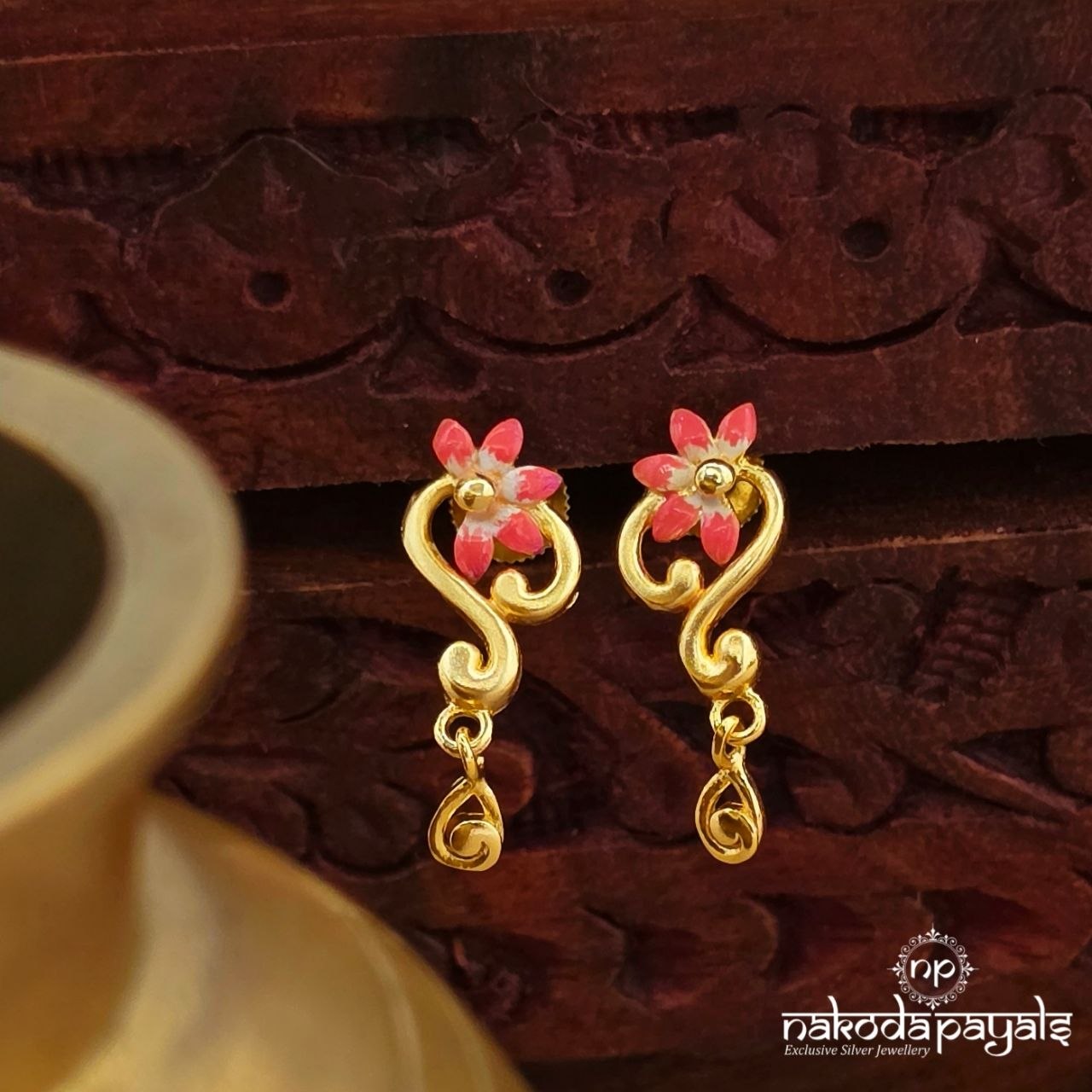 Unique Pink Studs (Ge10865)