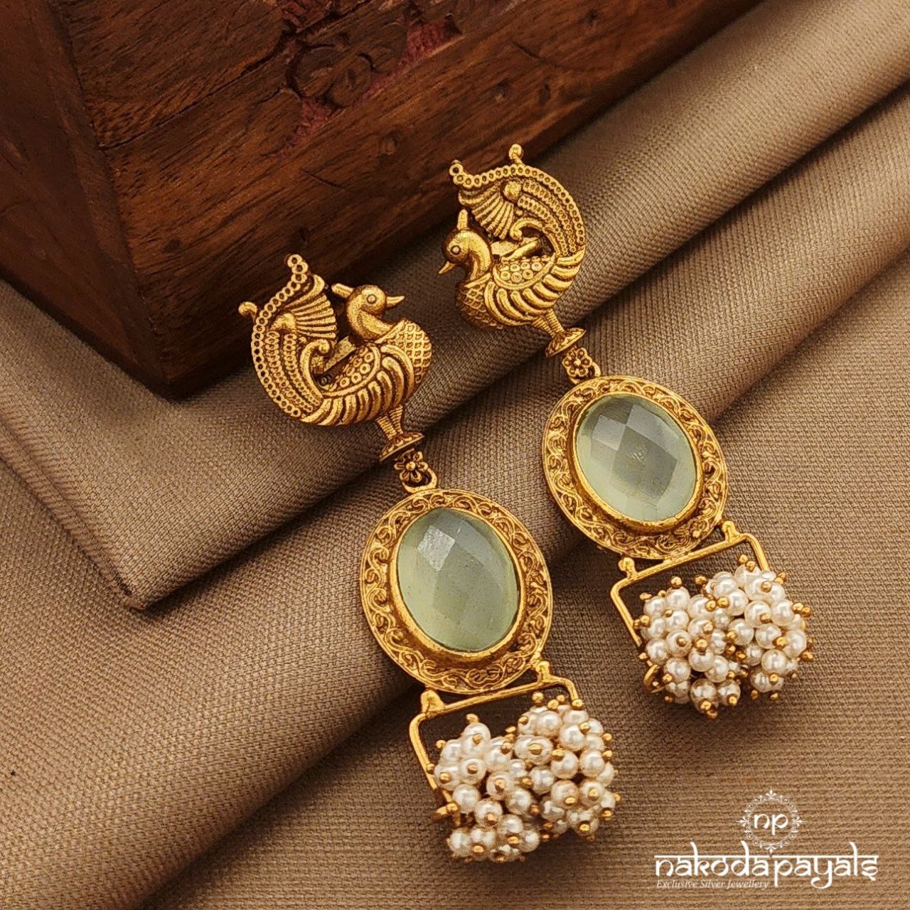 Oval Green Pearled Earrings (Ge10282)