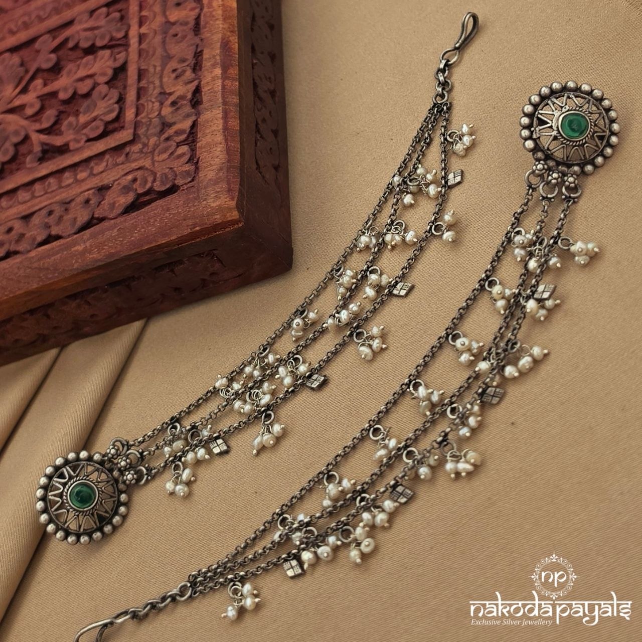Green Stud With Maati (M0475)