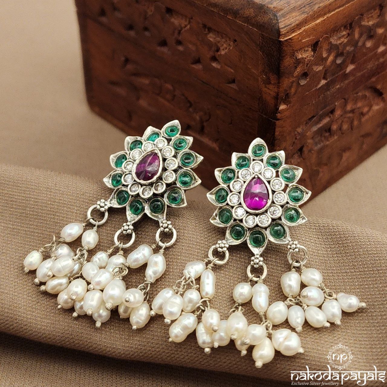 Green Pearled Drop Studs (S3825)