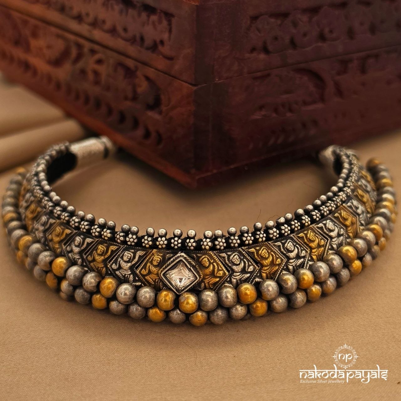 Dual Tone Tushi (N11739)