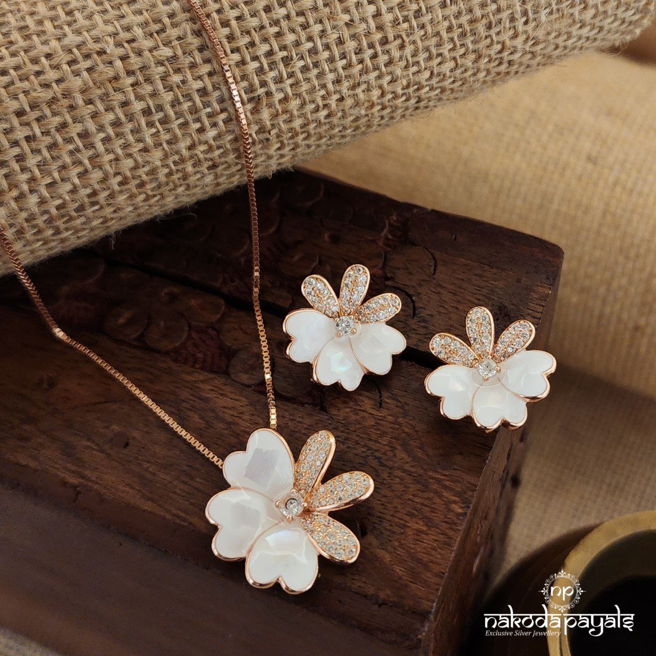 Sea Shell Rose Gold Neckpiece With Earrings (St2988)