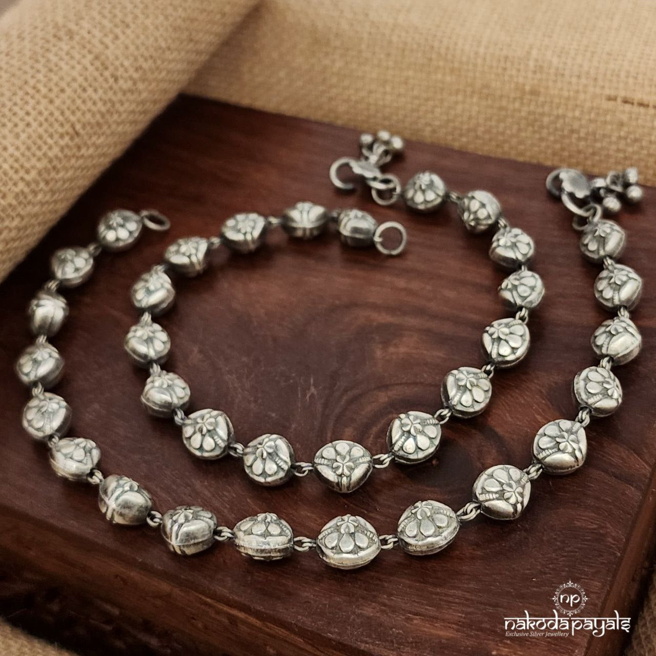 Triangular Linked Ball Anklets (A6446)