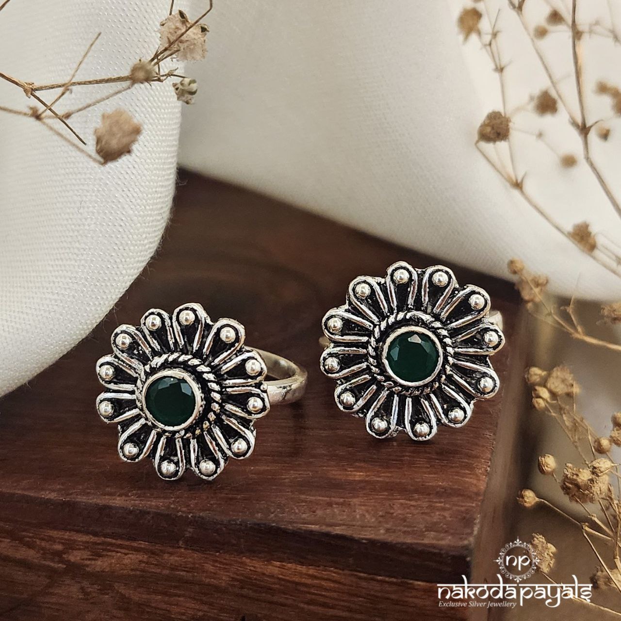 Green Floral Toerings (T4279)