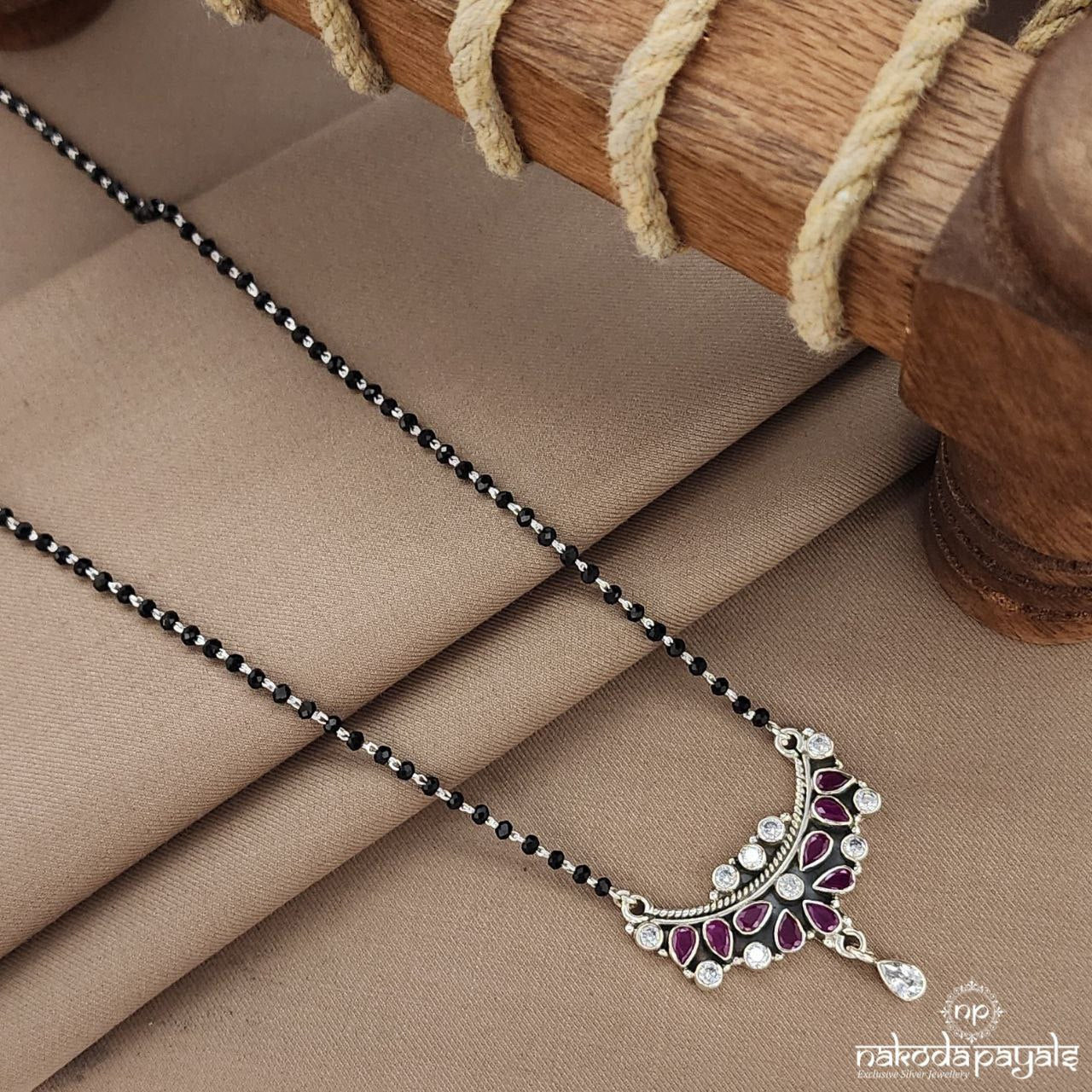 Red & White Unique Mangalsutra (Ms0587)