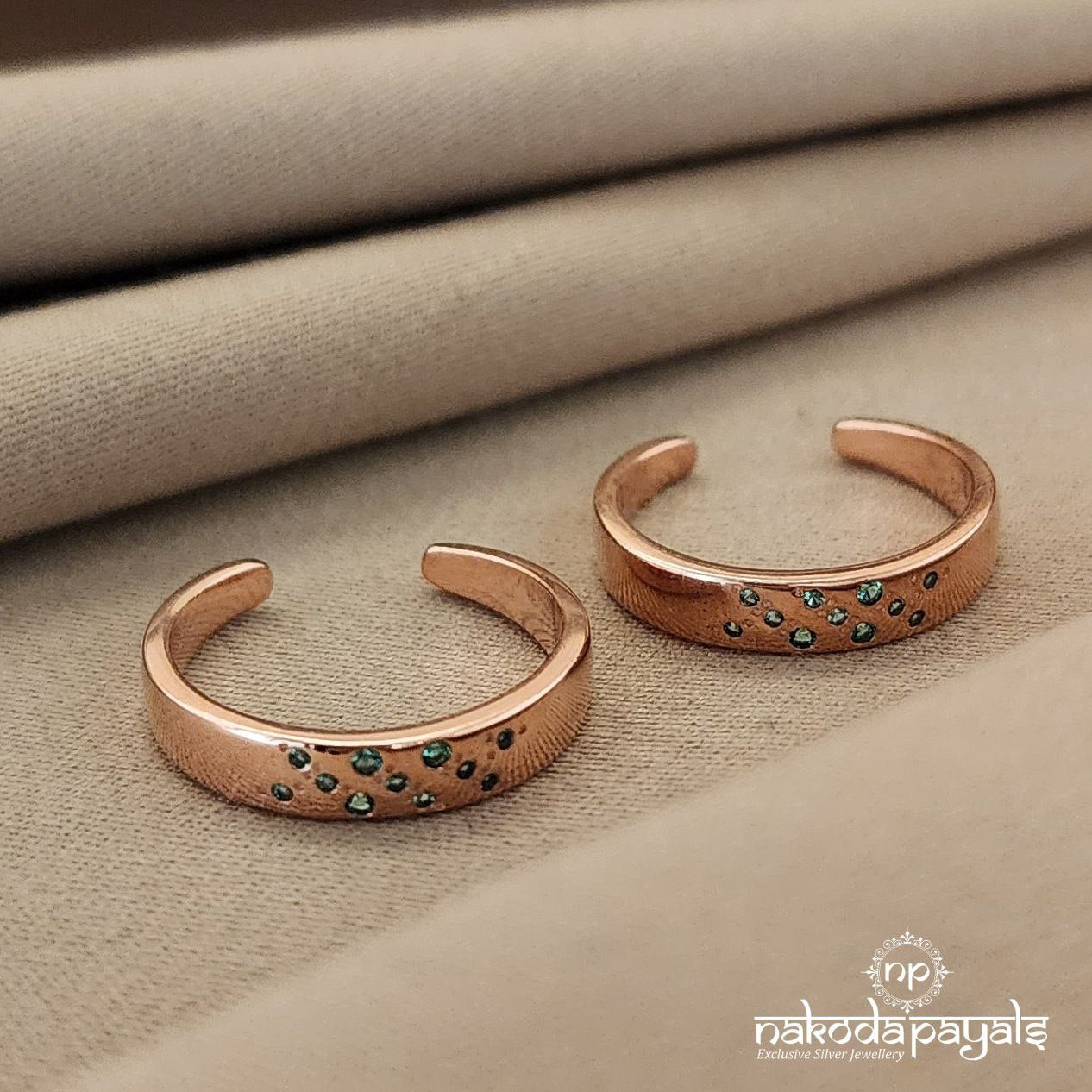 Rose Gold Green Dot Toerings (T4246)