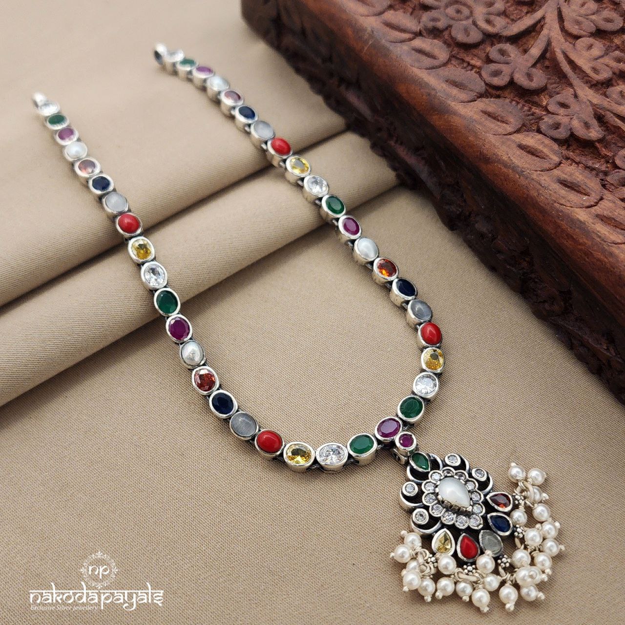 Sparkling Navaratna Neckpiece (N10716)