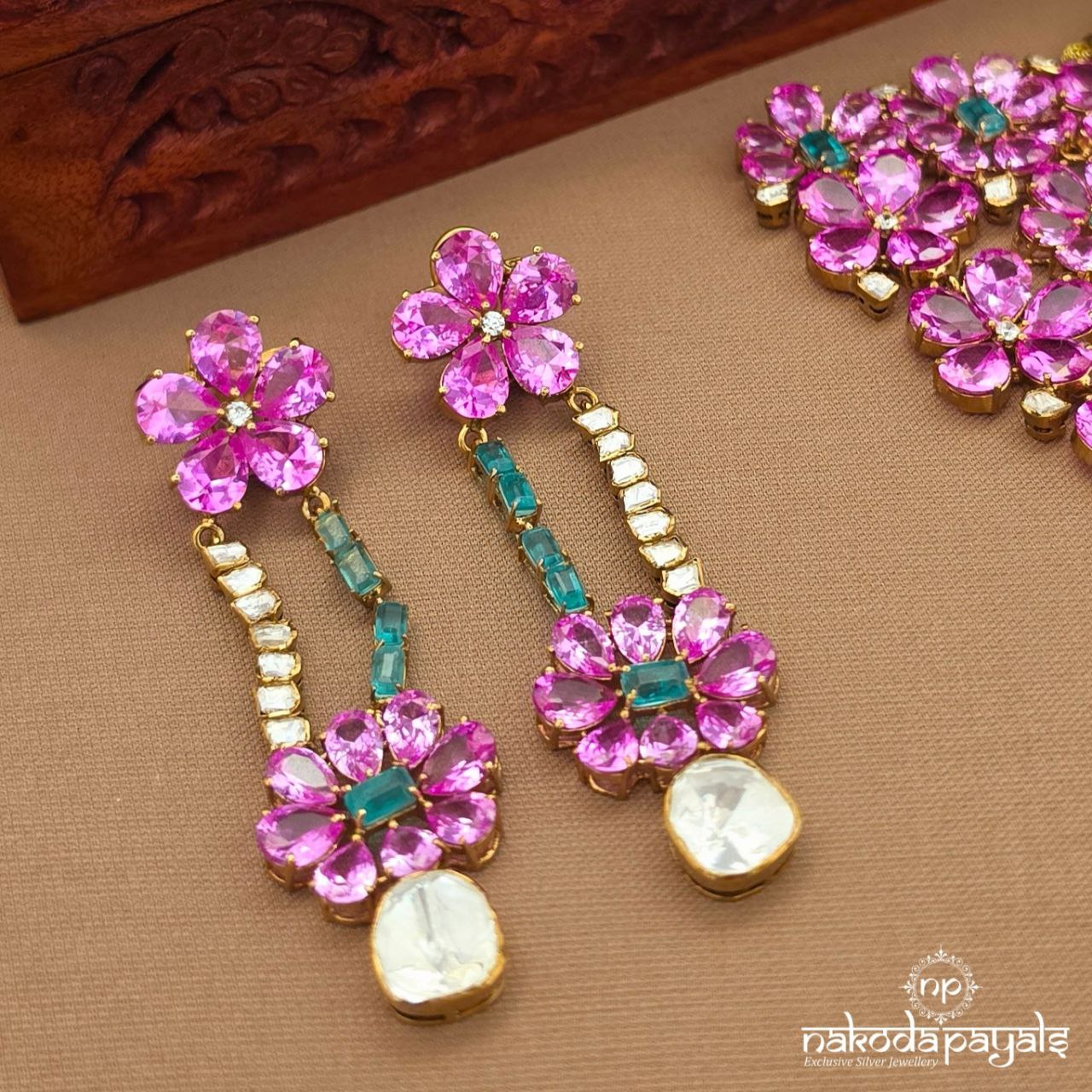 Glorious Pink Neckpiece With Earrings (Gn10043)