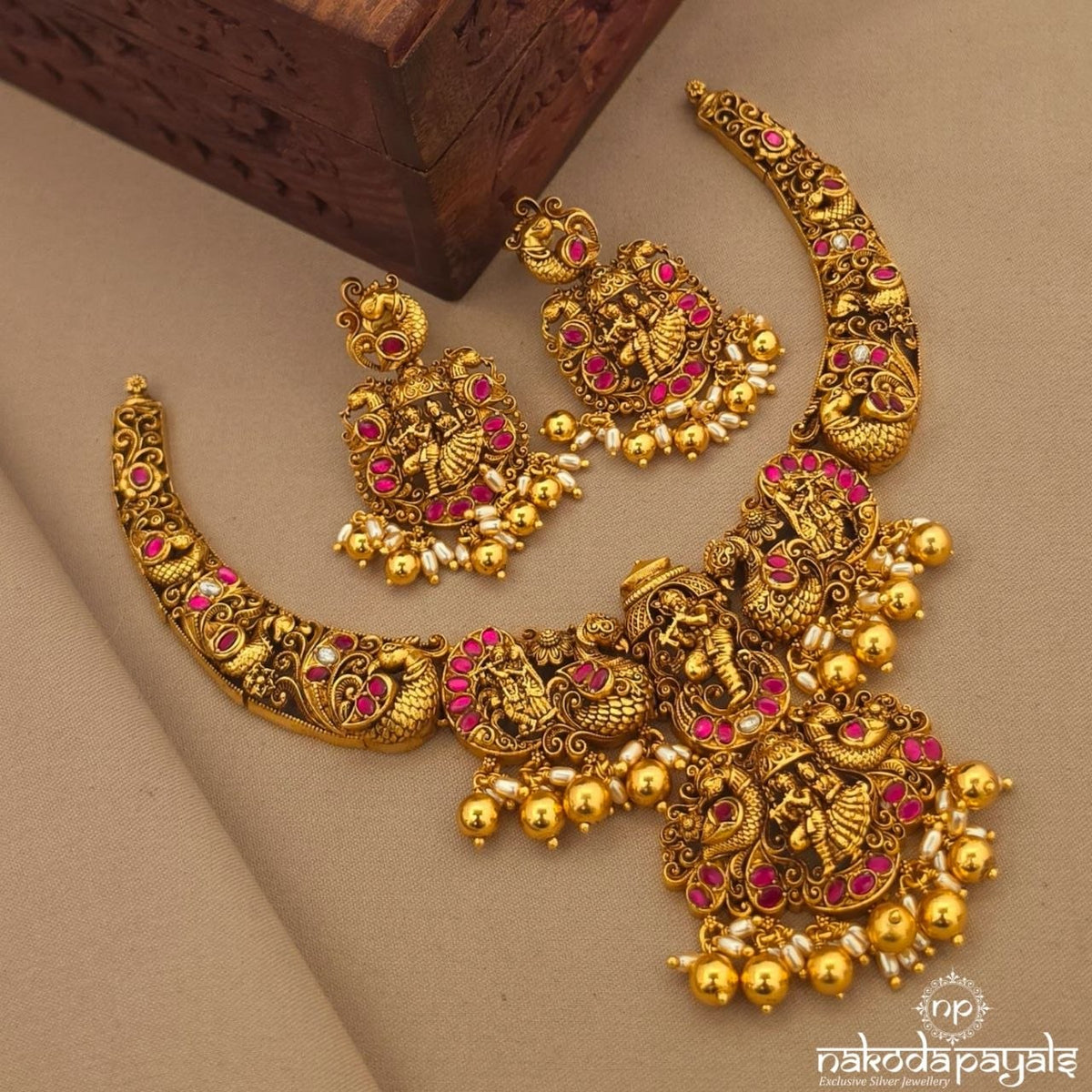 Exclusive Radhakrishna With Earring (Gn10865)