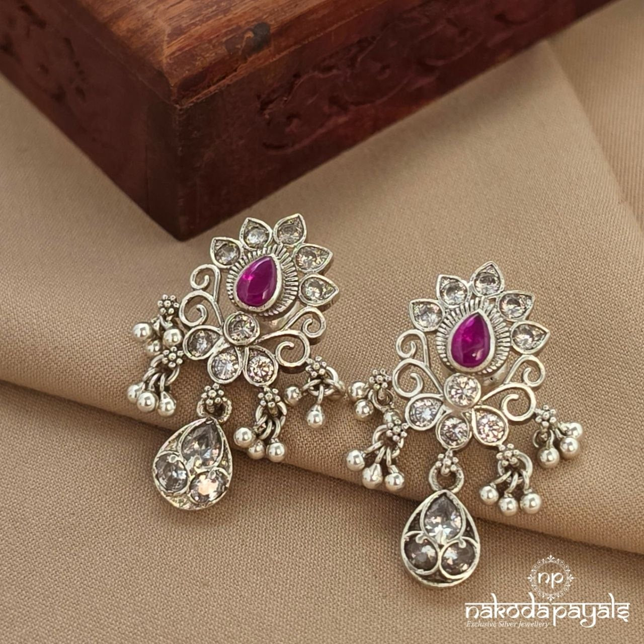 Eye-Catching Pink Drop Studs (S9747)