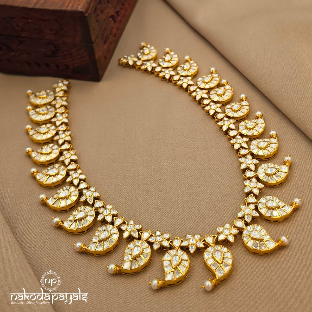 Mango Moissanite Neckpiece With Earring (Gn10919)