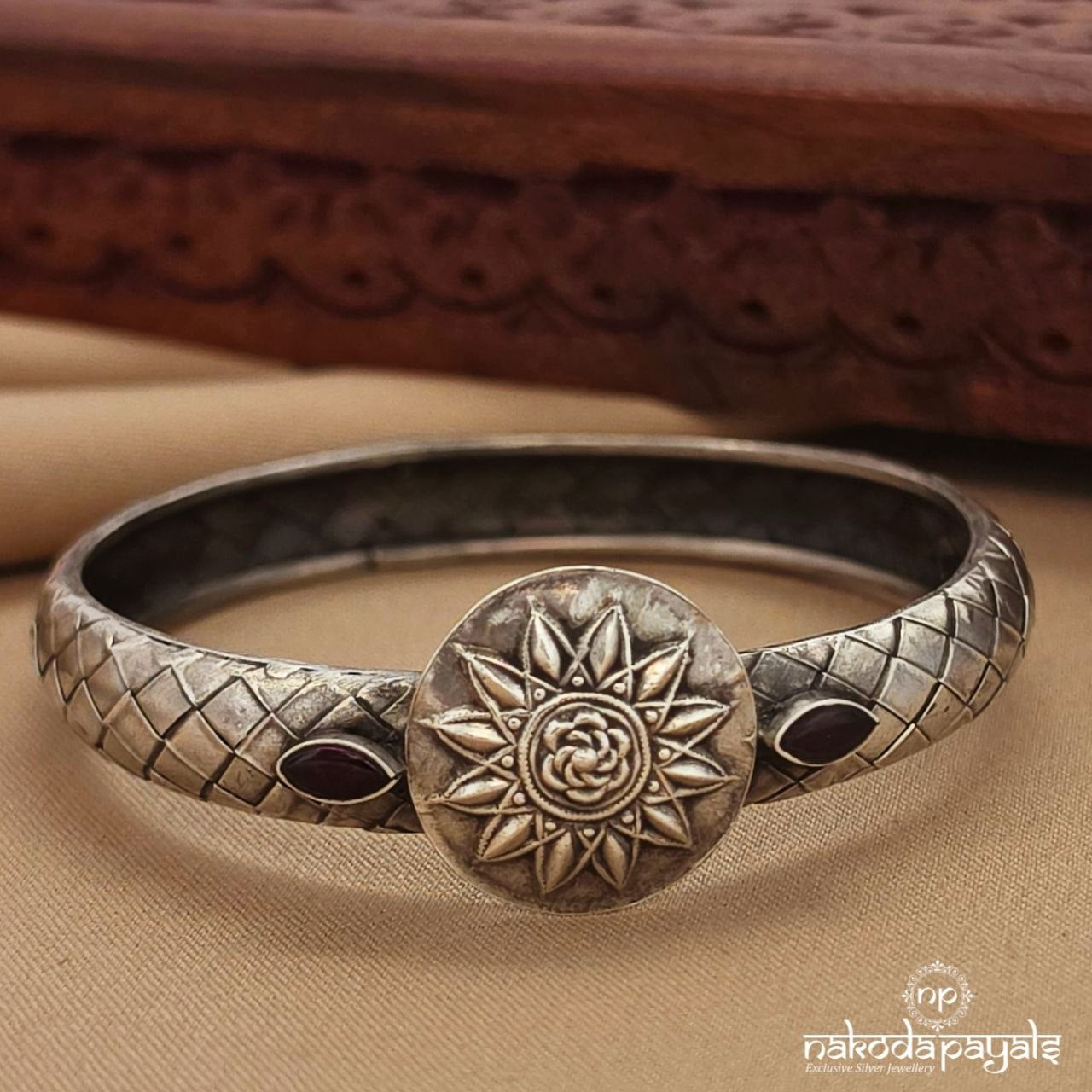 Circular Single Bangle (K6292) (2.4)