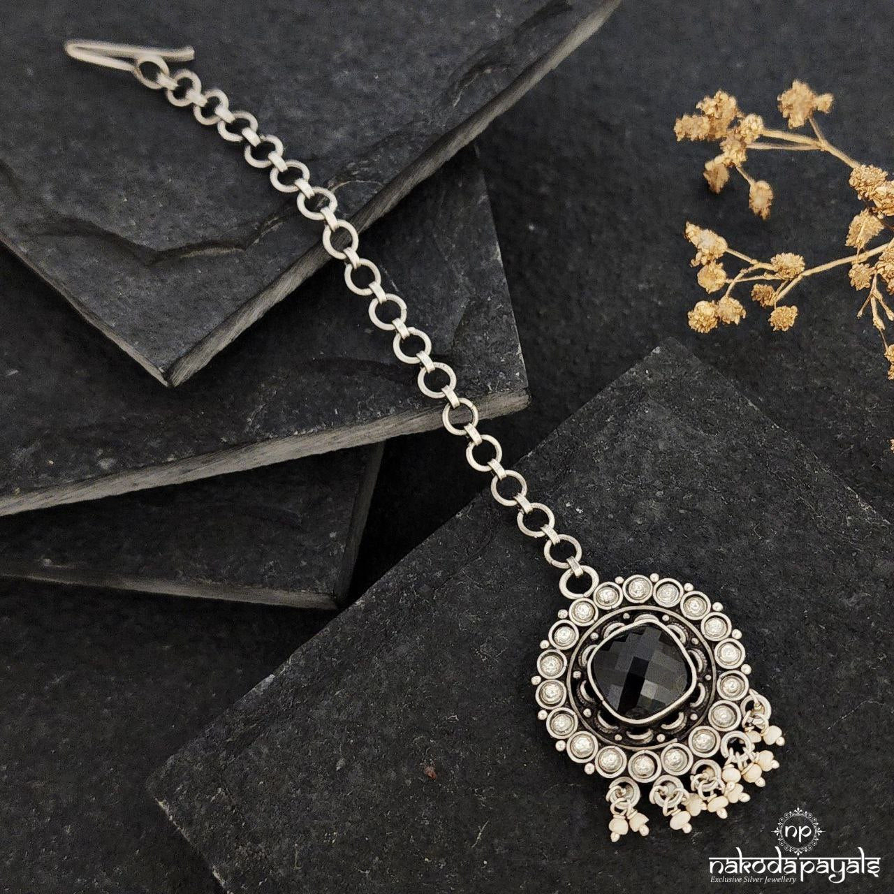 Black & White Pearled Drop Maang Tikka (M0396)