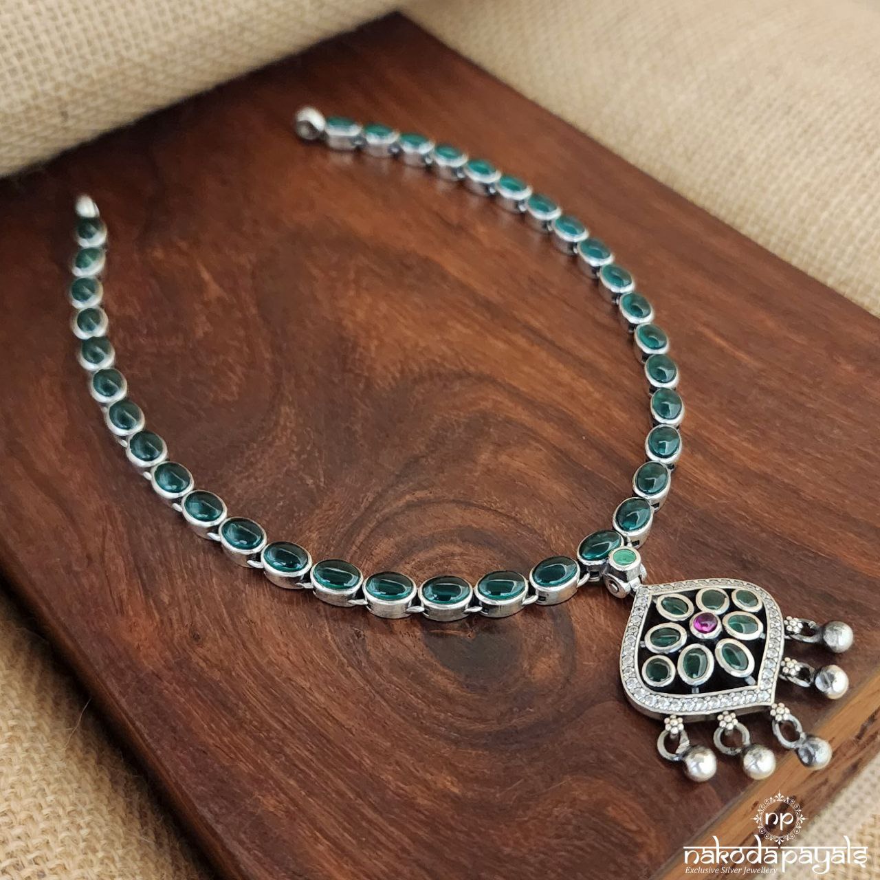 Glorious Emerald Green Neckpiece (N10224)