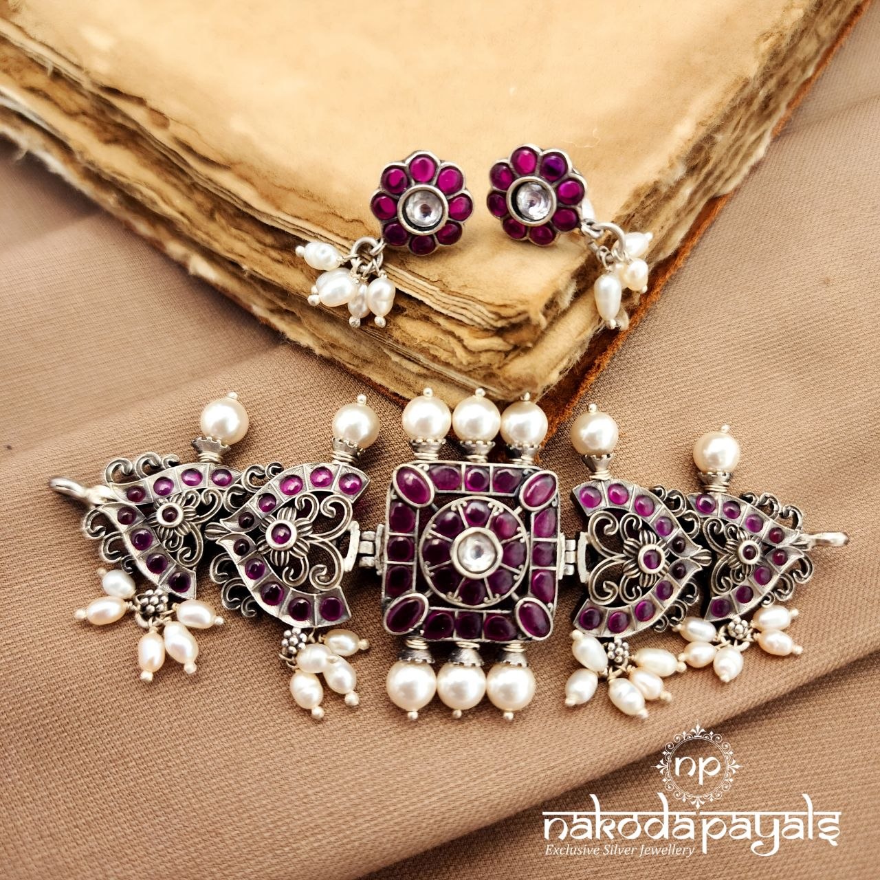 Elegant Reddish Choker With Earring (N11668)