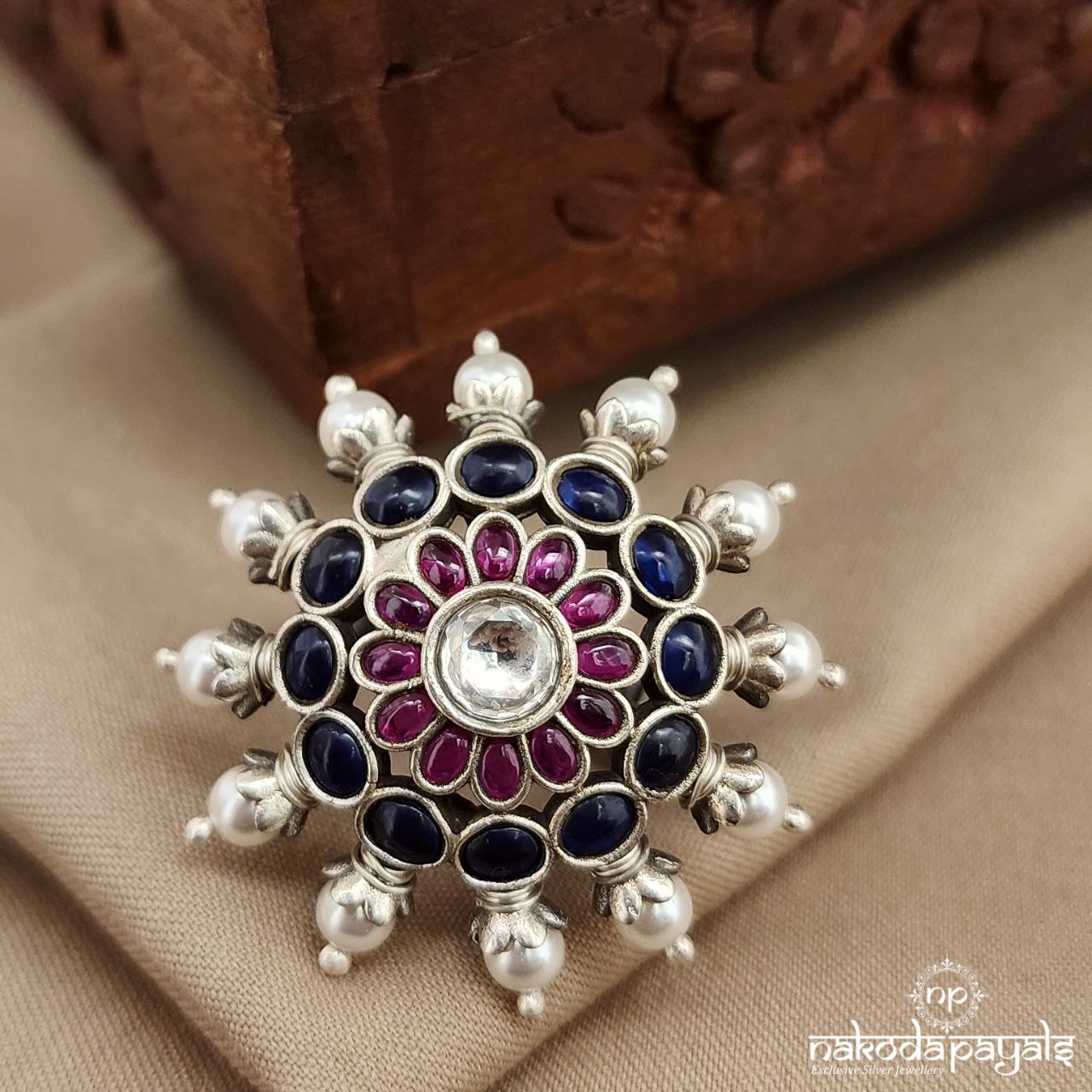 Pearled Coruscating Finger Ring (F2740)