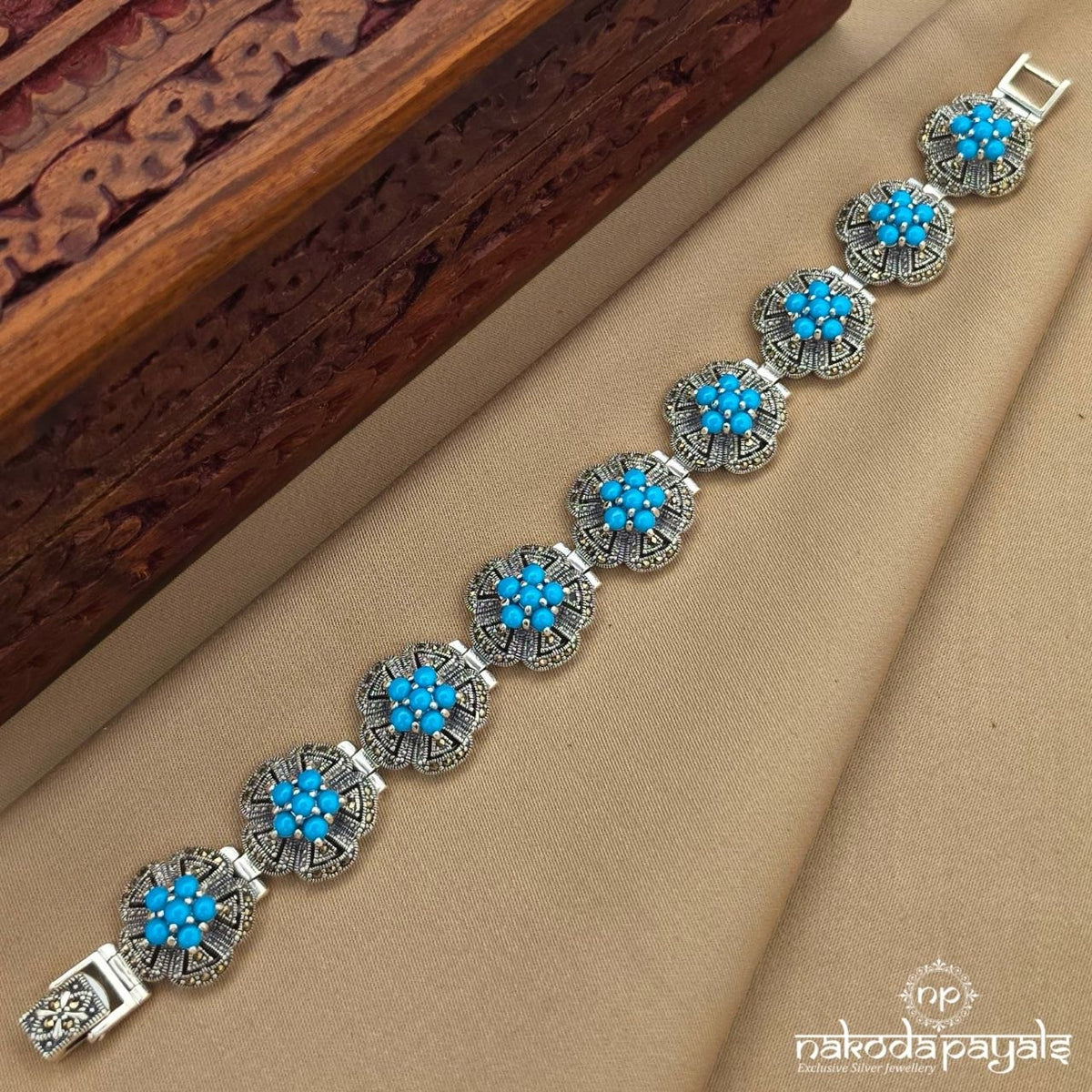 Turquoise Floral Bracelet (Br1708)