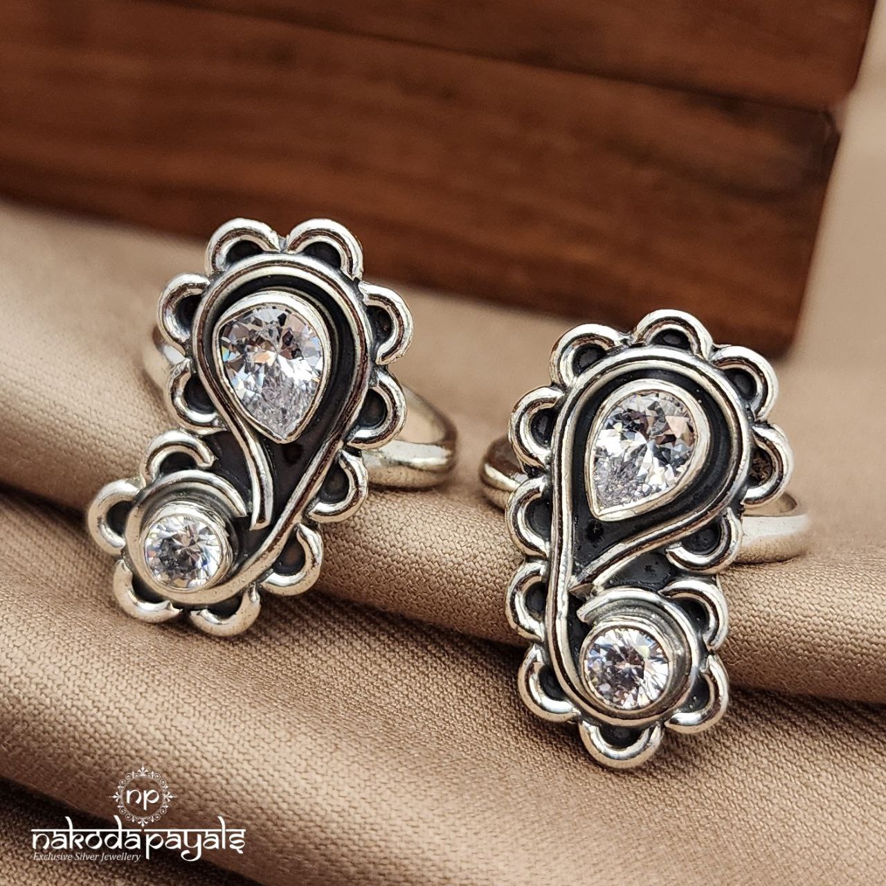 Big Mango White Toerings (T4643)