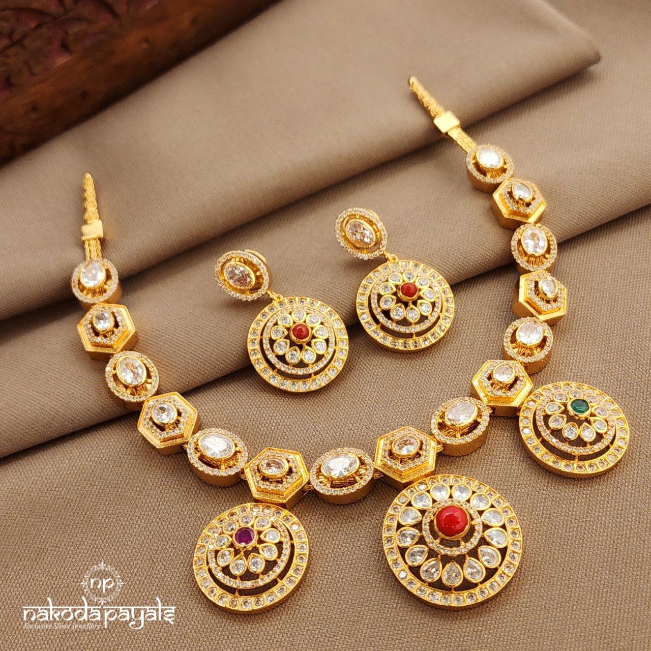 Elegant Neckpiece With Earrings (Gn9847)