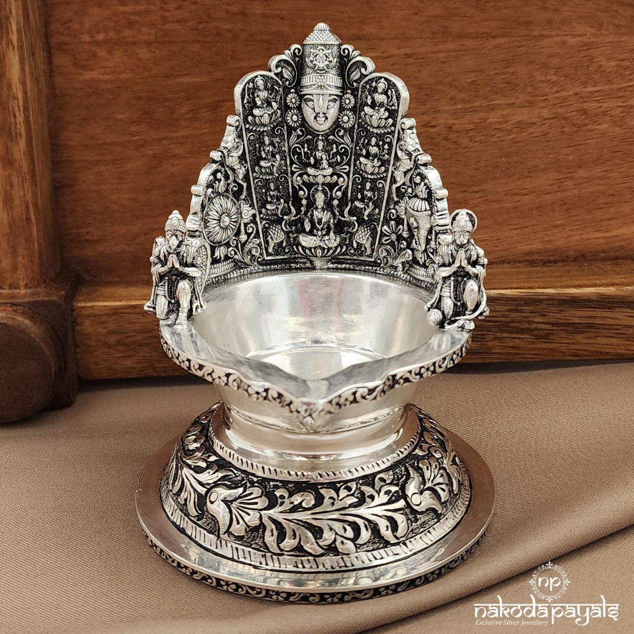 Lakshmi Venkateshwara Kamakshi Deepam (Aa2087)