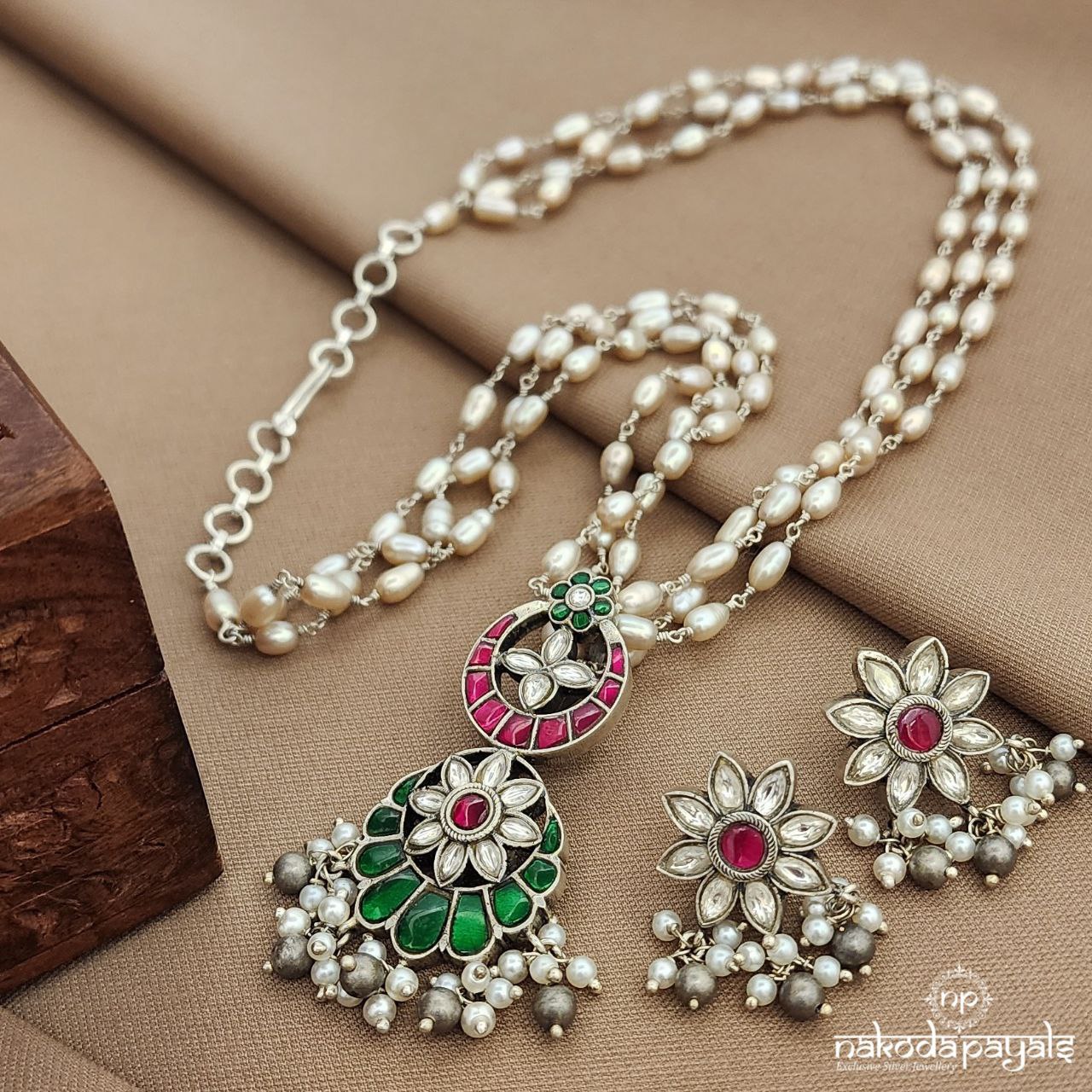 Pearled Kundan Neckpiece With Earrings (N11257)