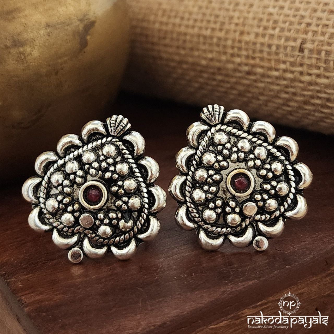 Elegant Red Toerings (T4548)