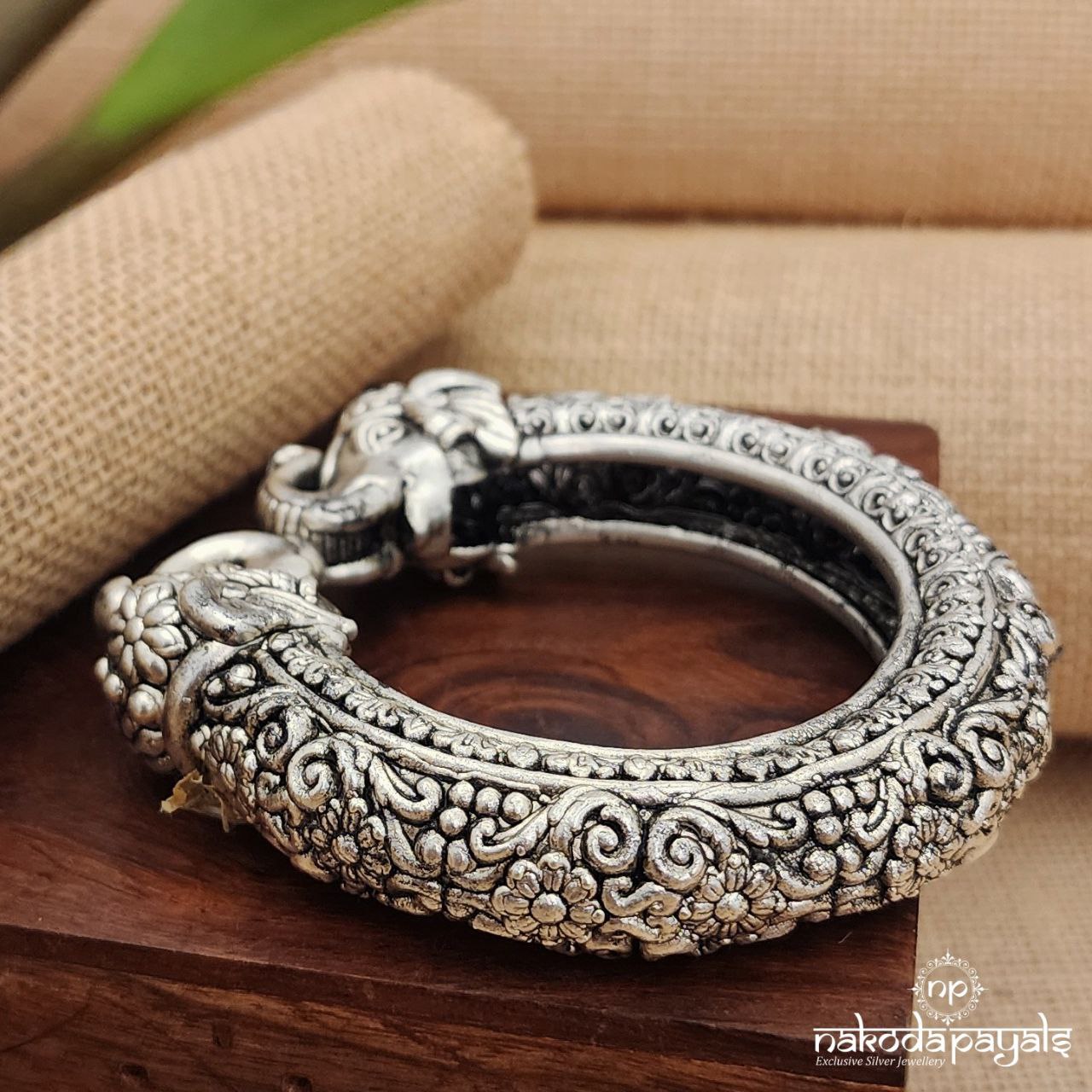 Elephants Nakshi Kada (K4098)