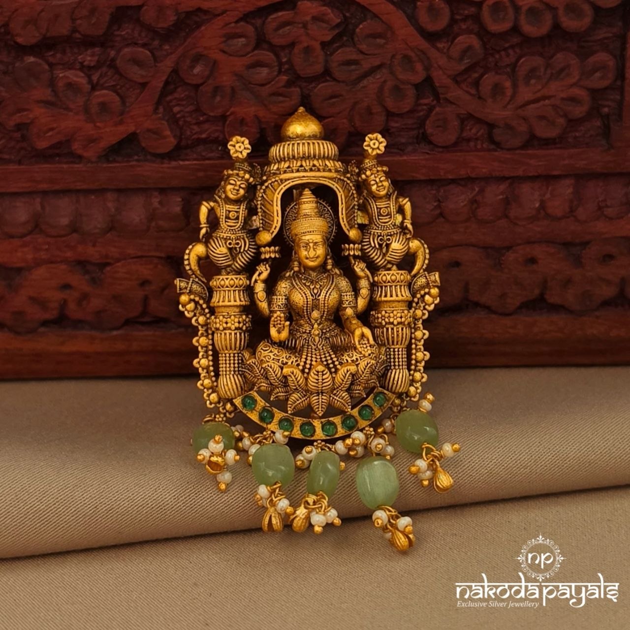 Charming Green Drop Lakshmi Pendant (Gp2283)
