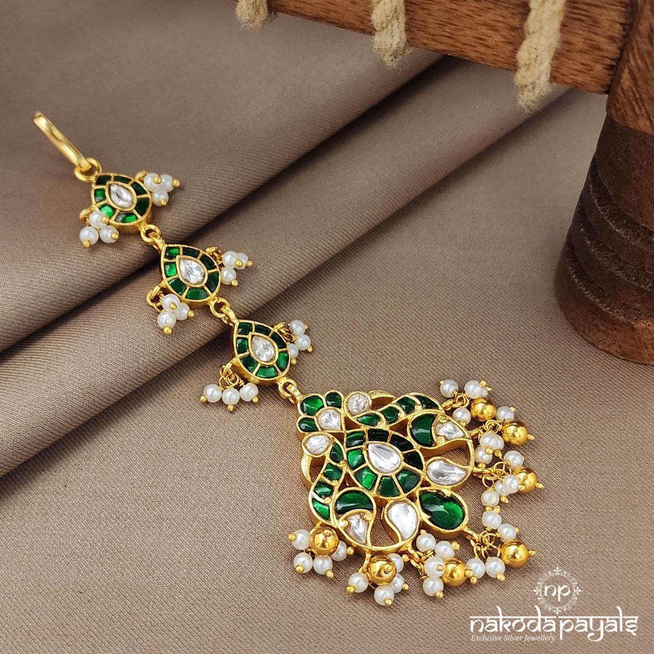 Gorgeous Emerald Green Maang Tikka (Gm1068) – Nakoda Payals