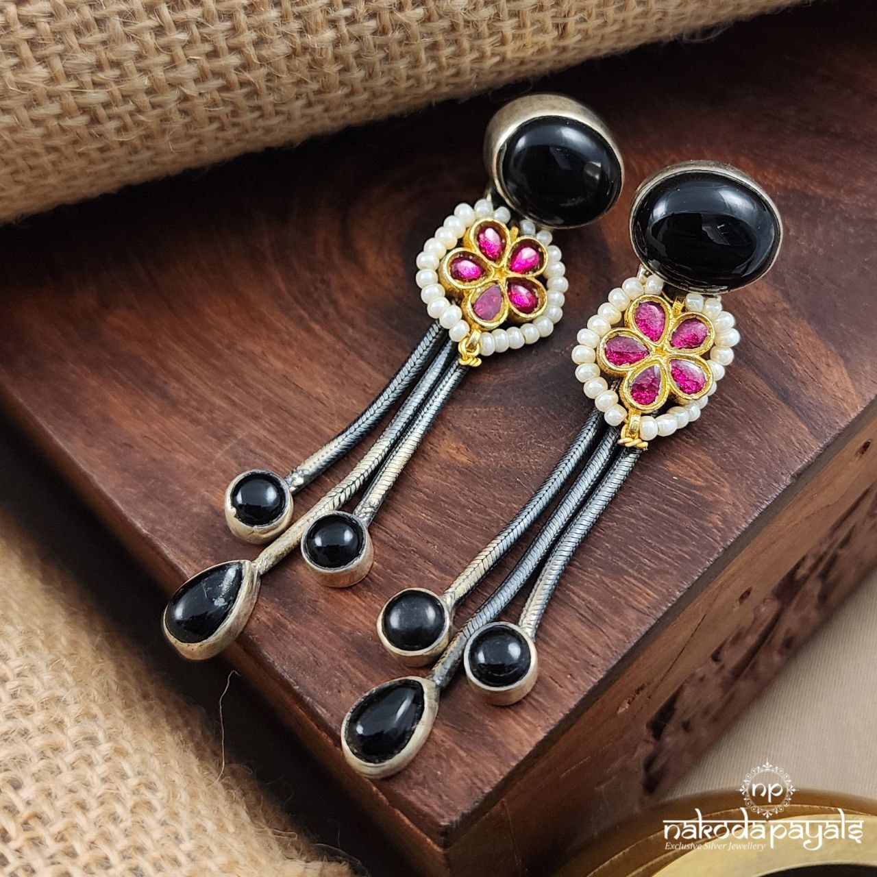 Black Floral Drop Earrings (S9369)