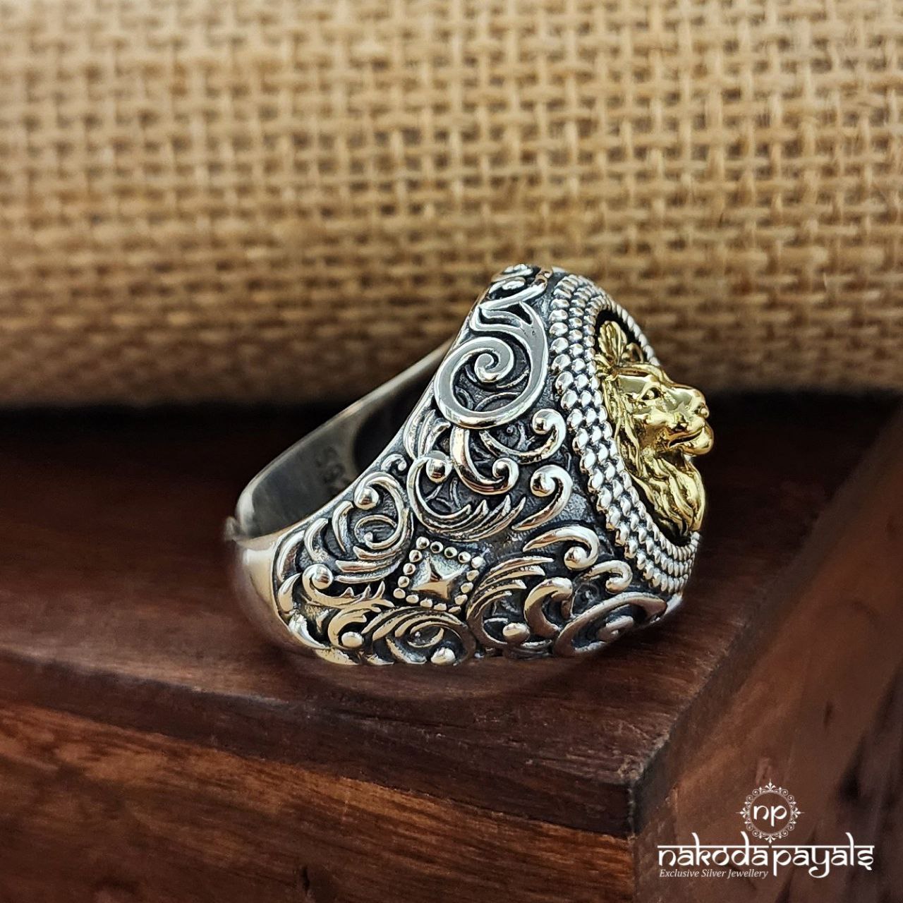 Circular Lion Face Finger Ring (F2780)