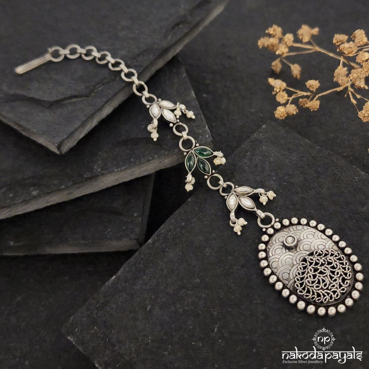 Oval Drop Green & White Maang Tikka (M0391)