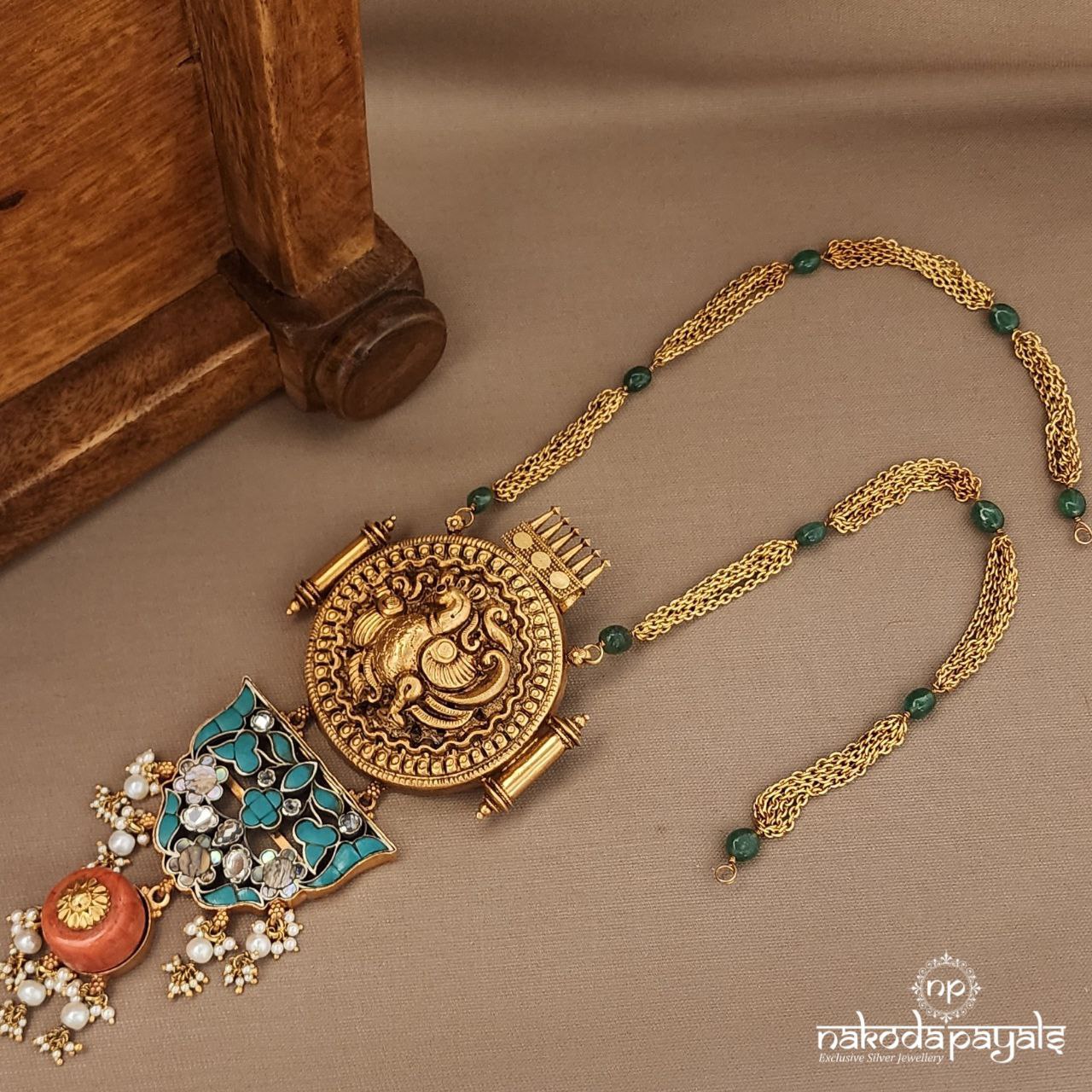 Turquoise Peacock Pearled Neckpiece (Gn9491)