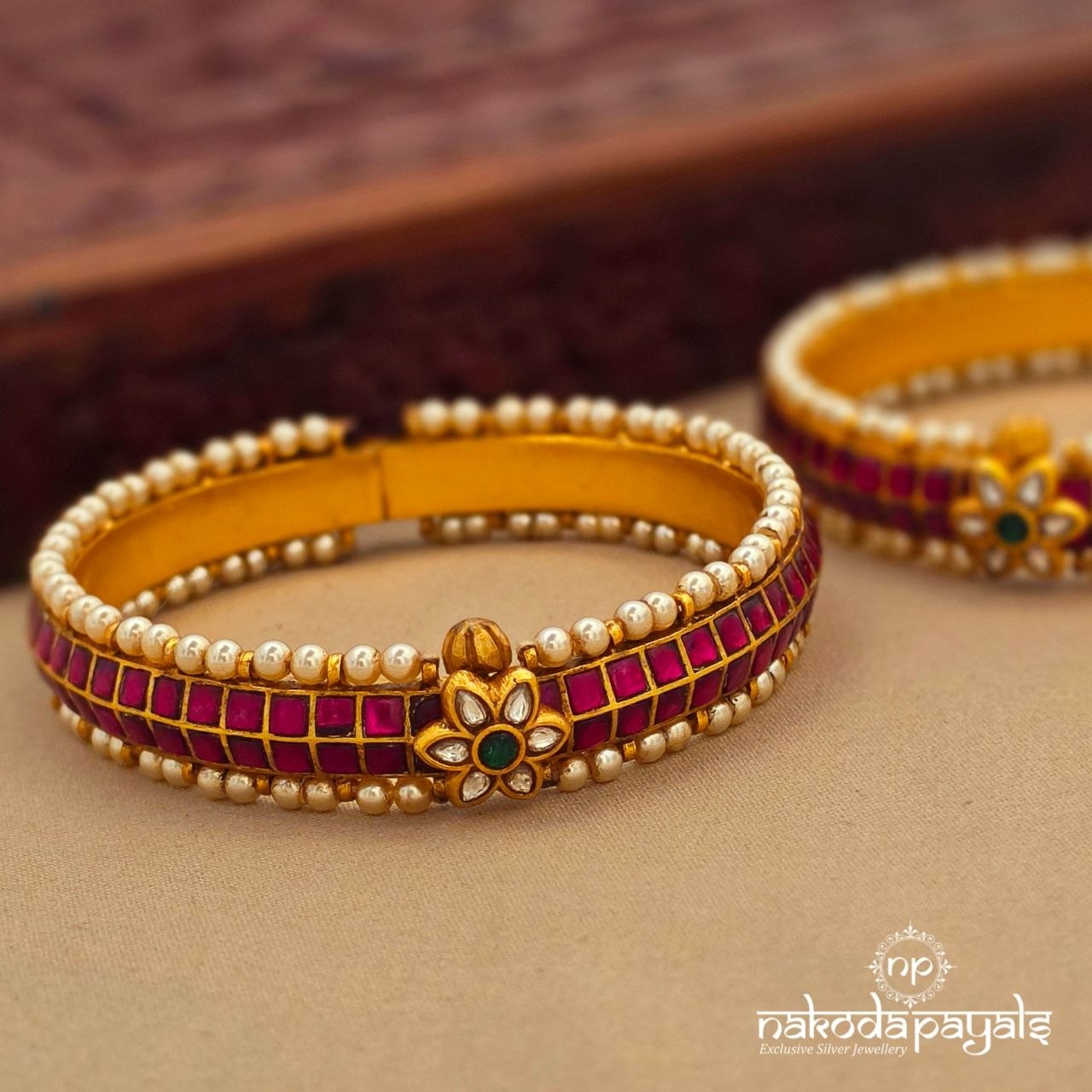 Exquiste Kundan Kada Pair (Gk3343)